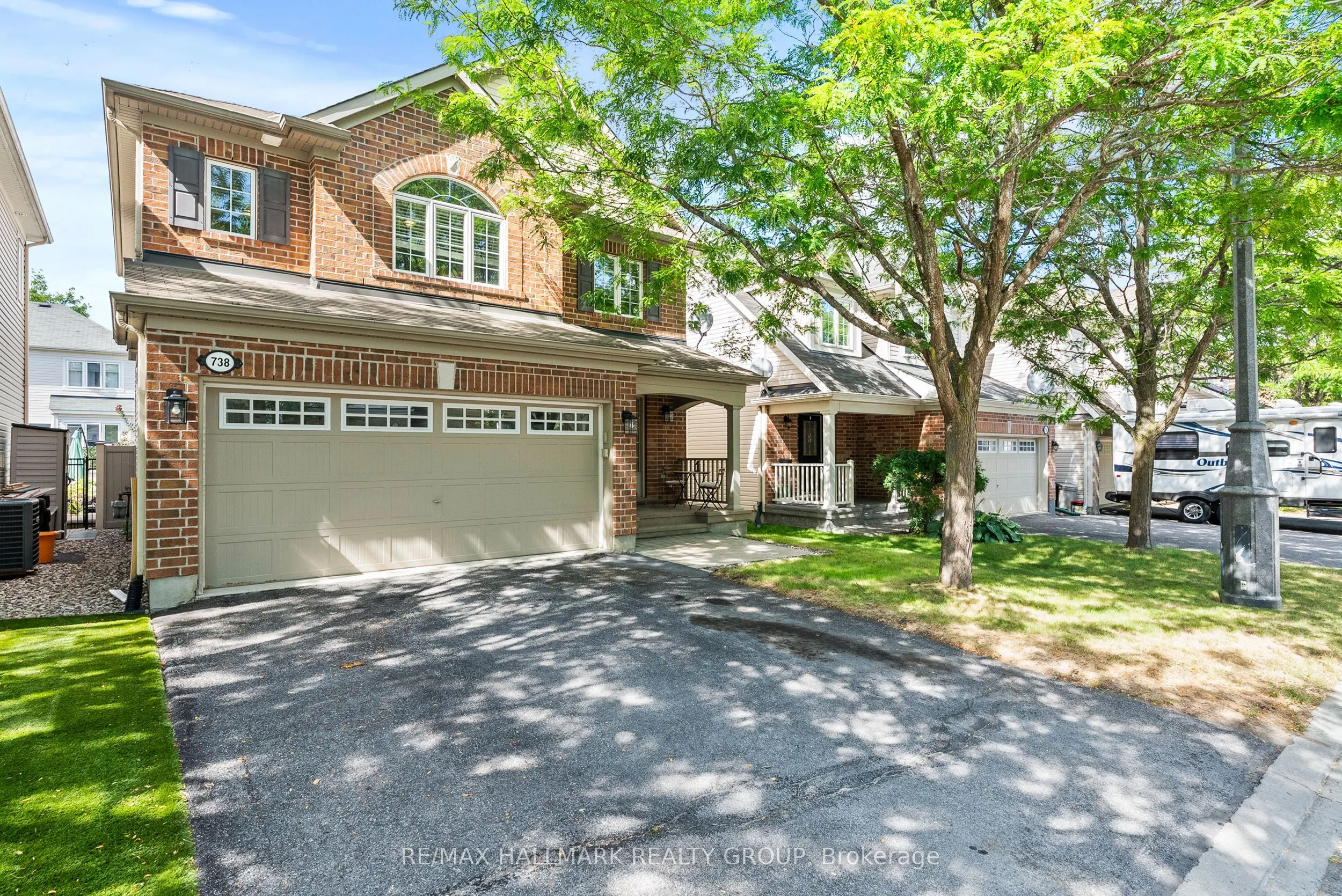 738 TRAMONTANA Place