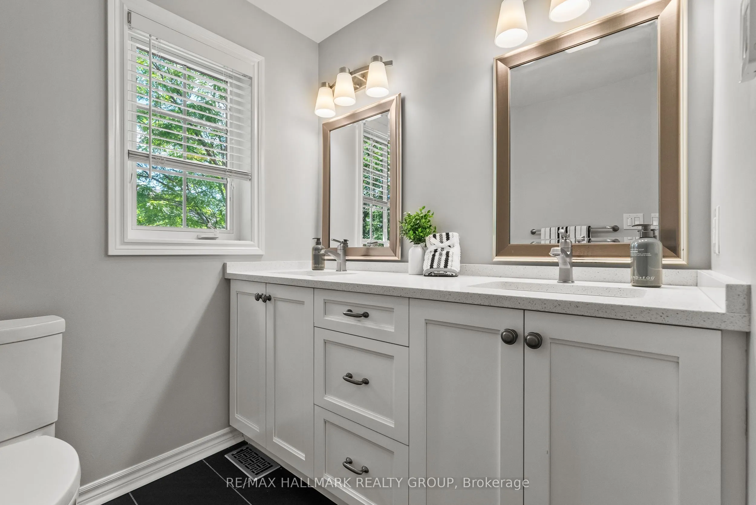 738 TRAMONTANA Place