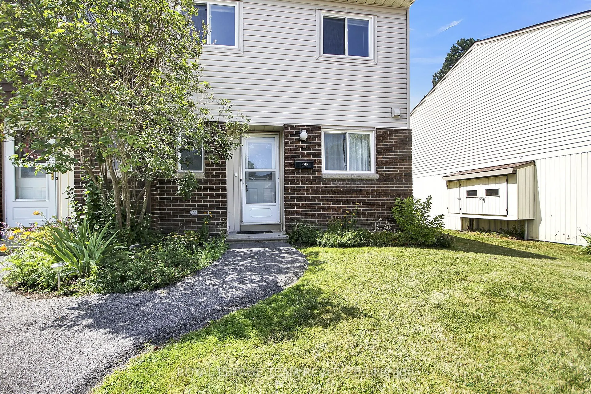 23 Sonnet Crescent, #F