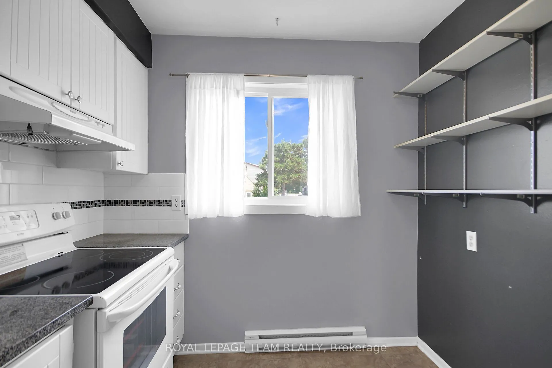 23 Sonnet Crescent, #F