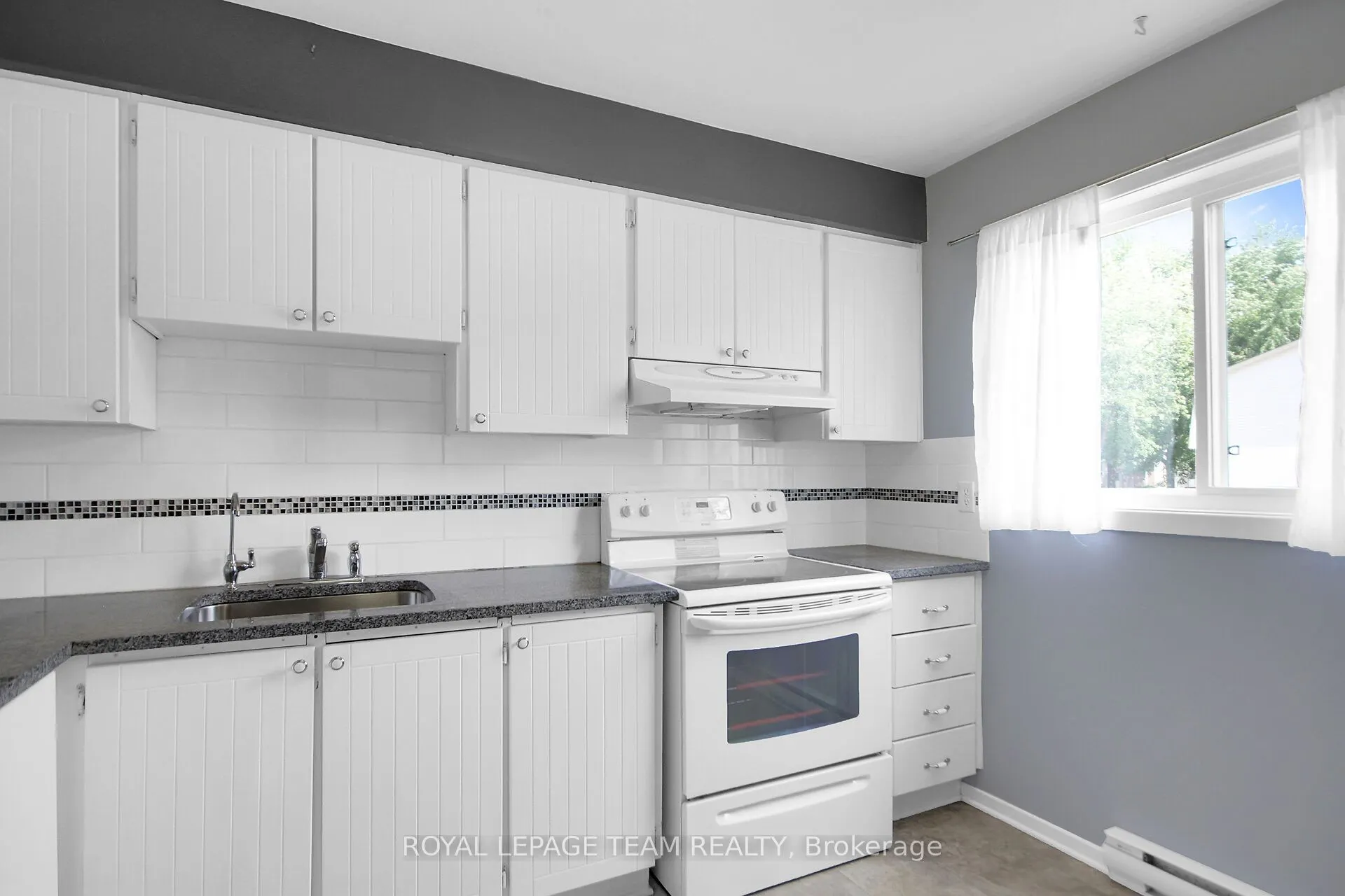 23 Sonnet Crescent, #F