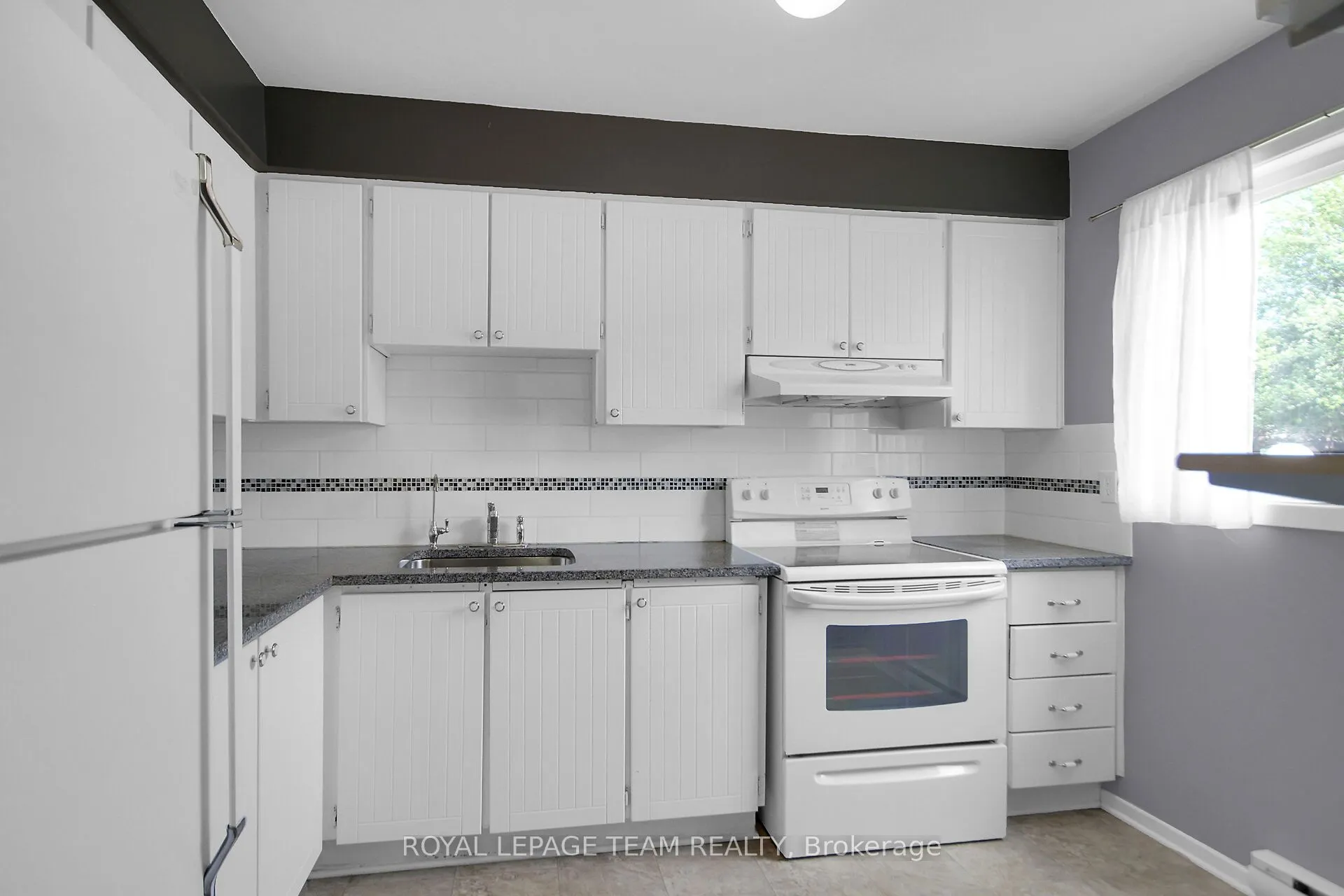 23 Sonnet Crescent, #F