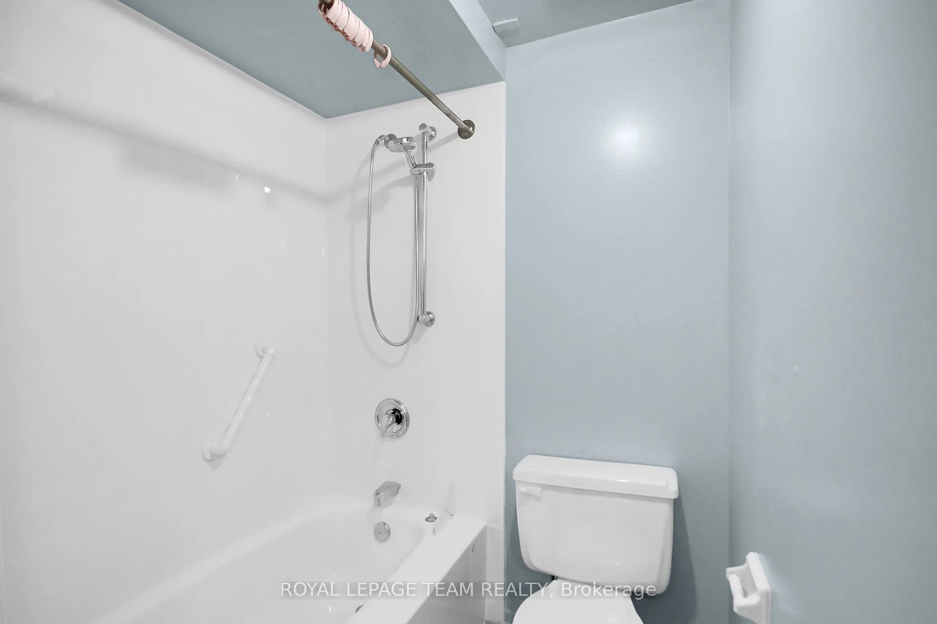23 Sonnet Crescent, #F