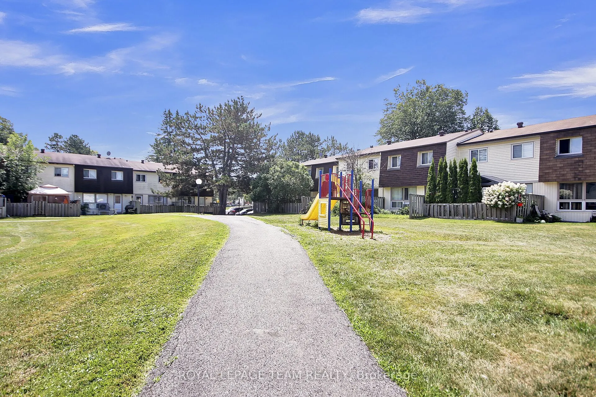 23 Sonnet Crescent, #F