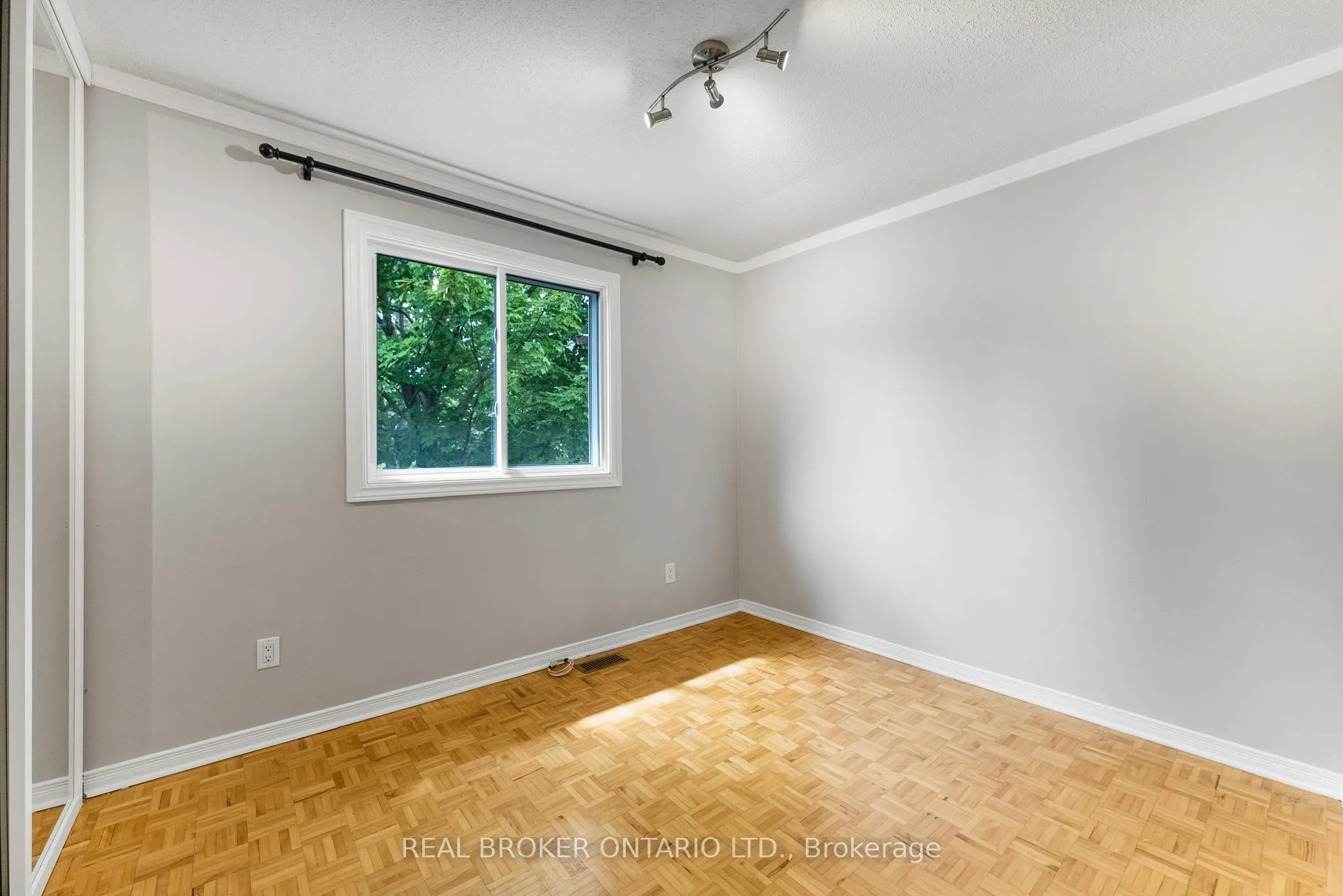 83 Glen Park Drive, #33