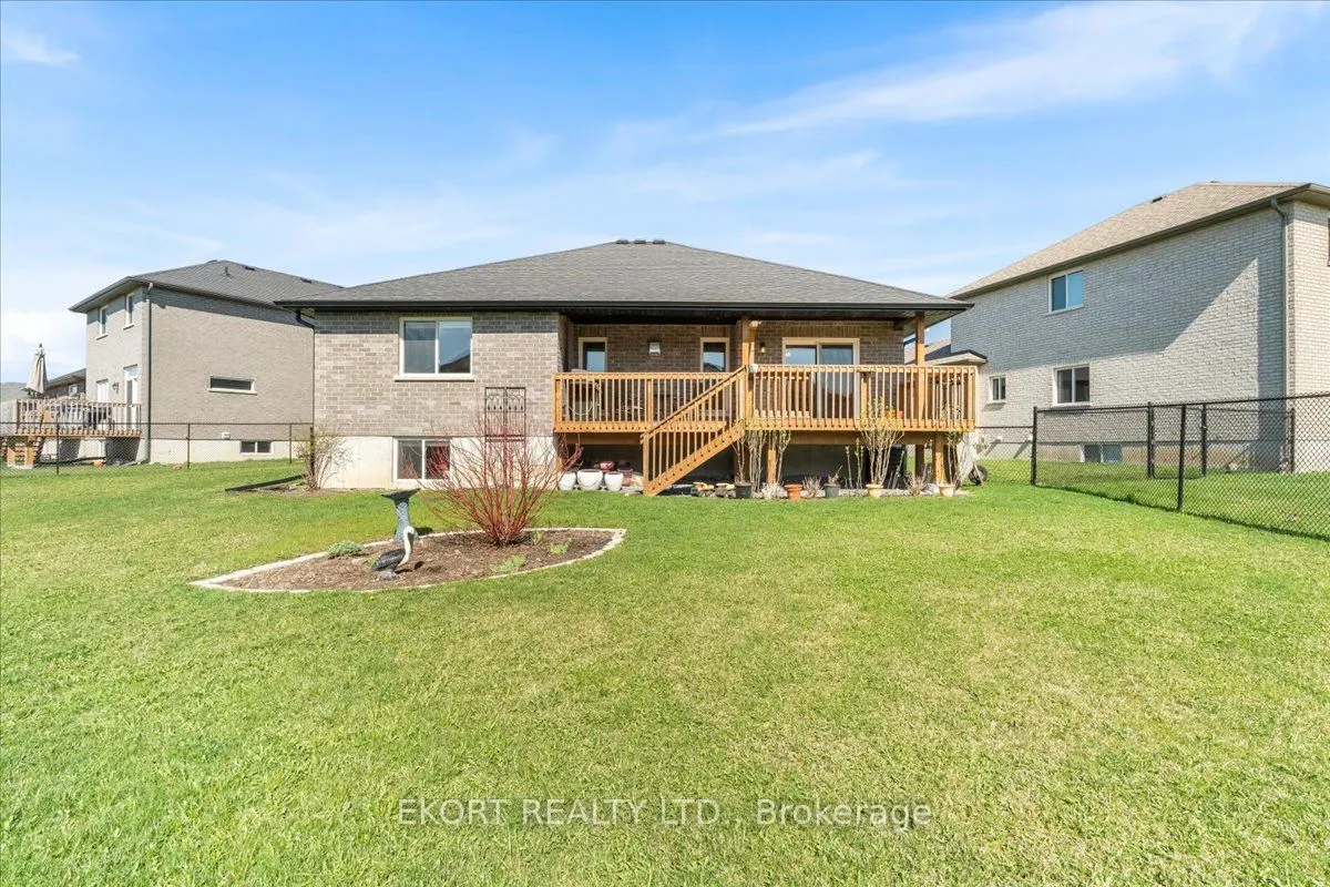 64 Farmington Crescent