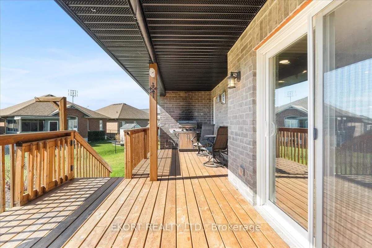 64 Farmington Crescent