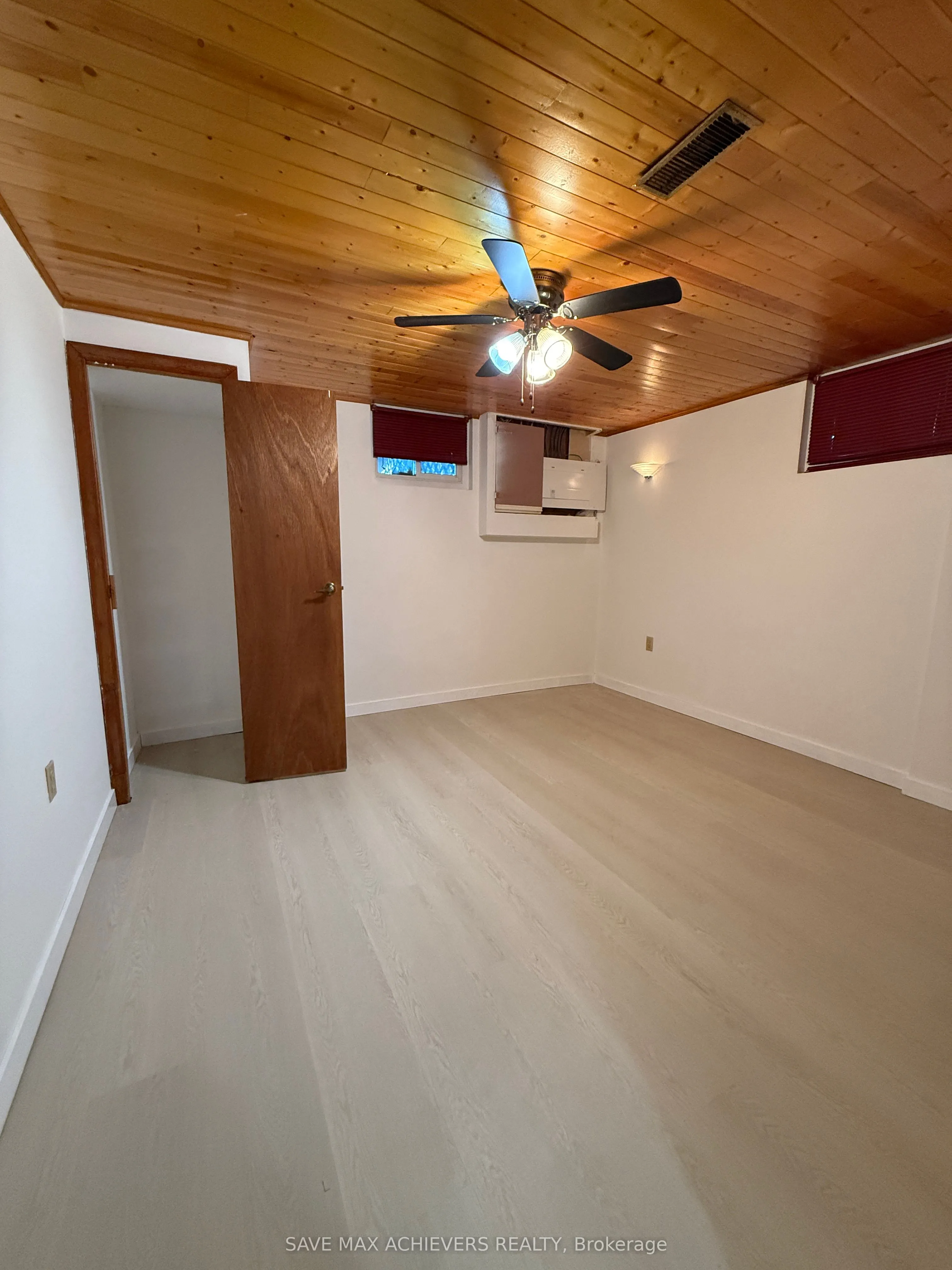 811 Dolph Street N, #Lower