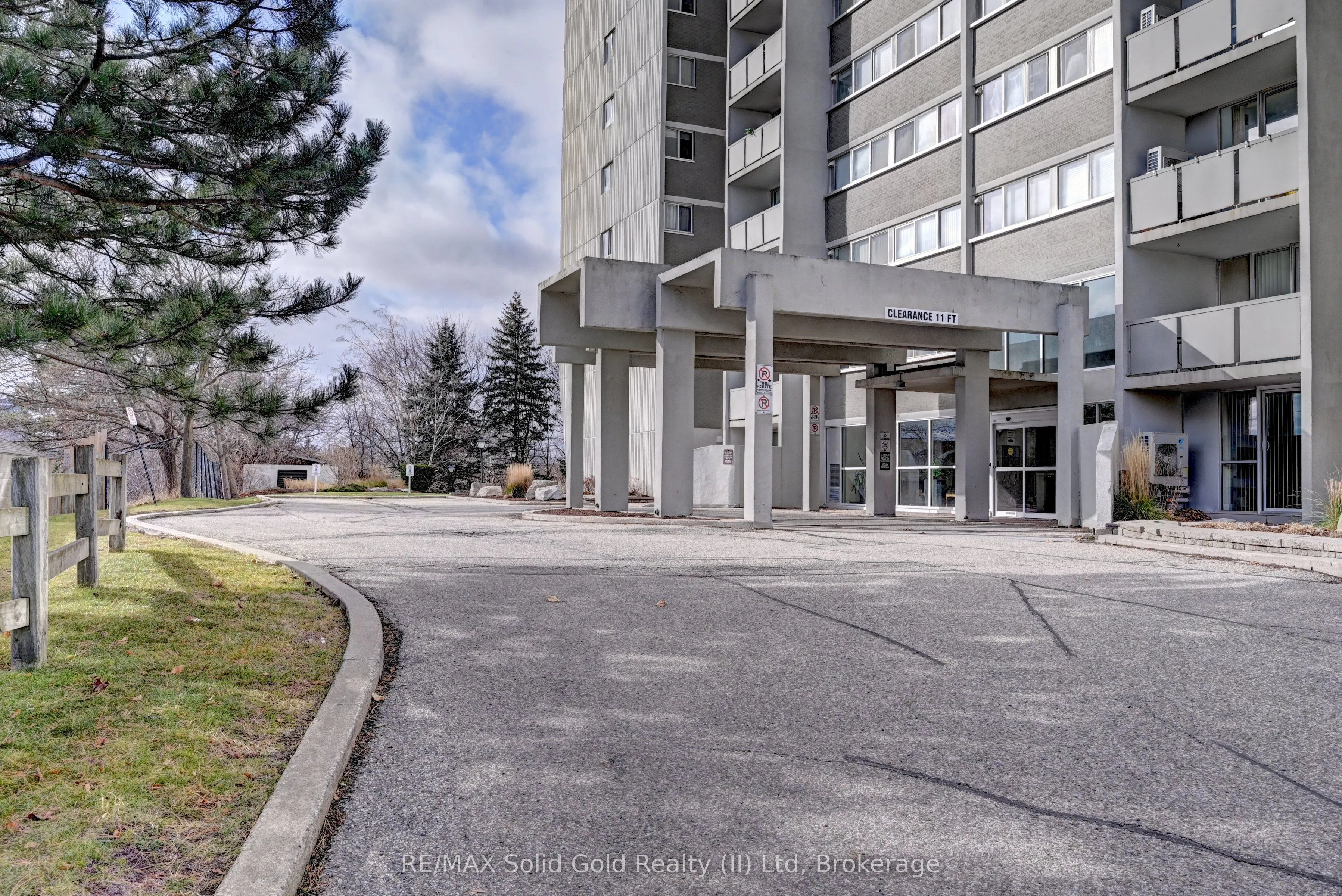 375 King Street N, #1502