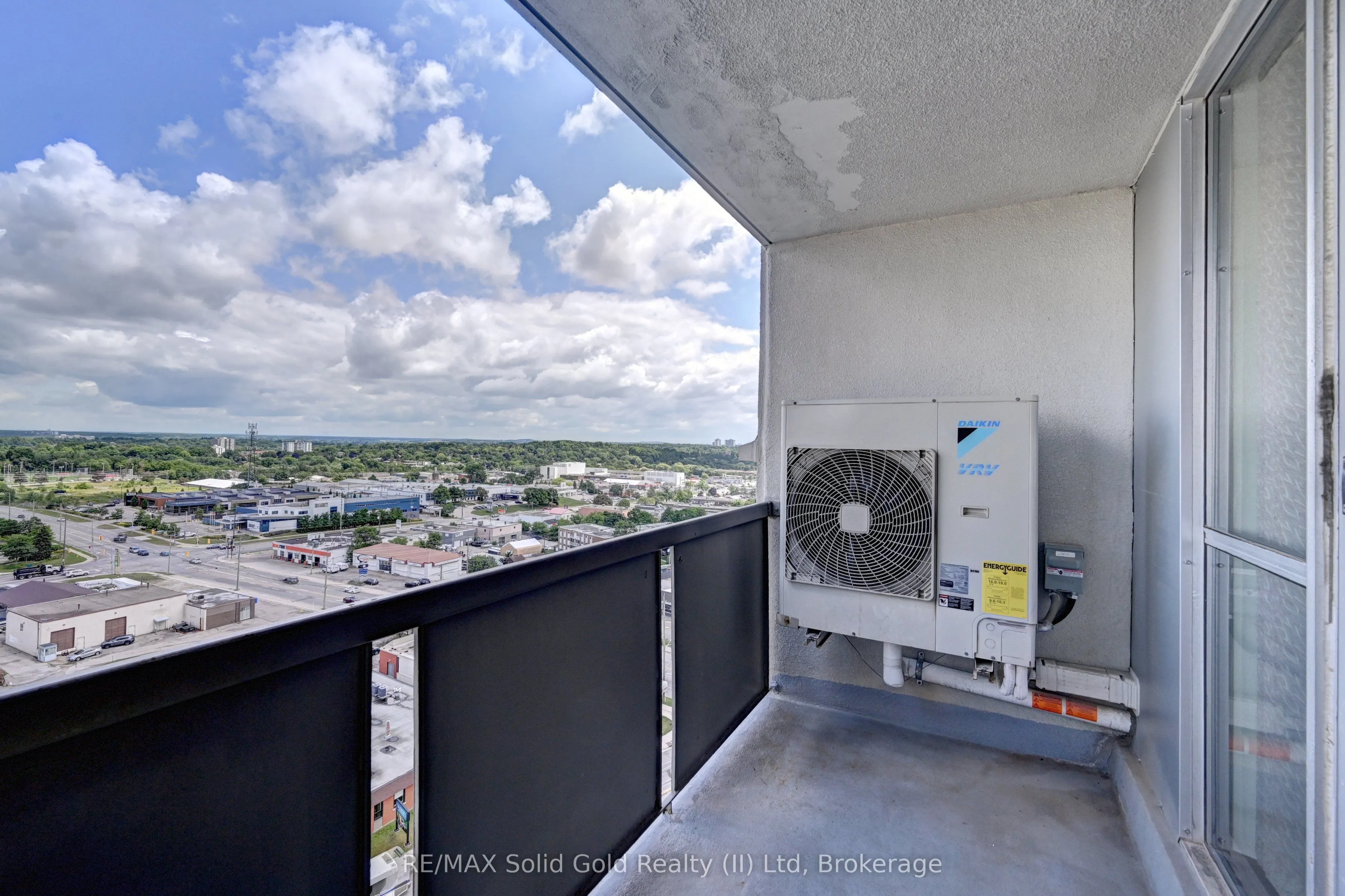 375 King Street N, #1502