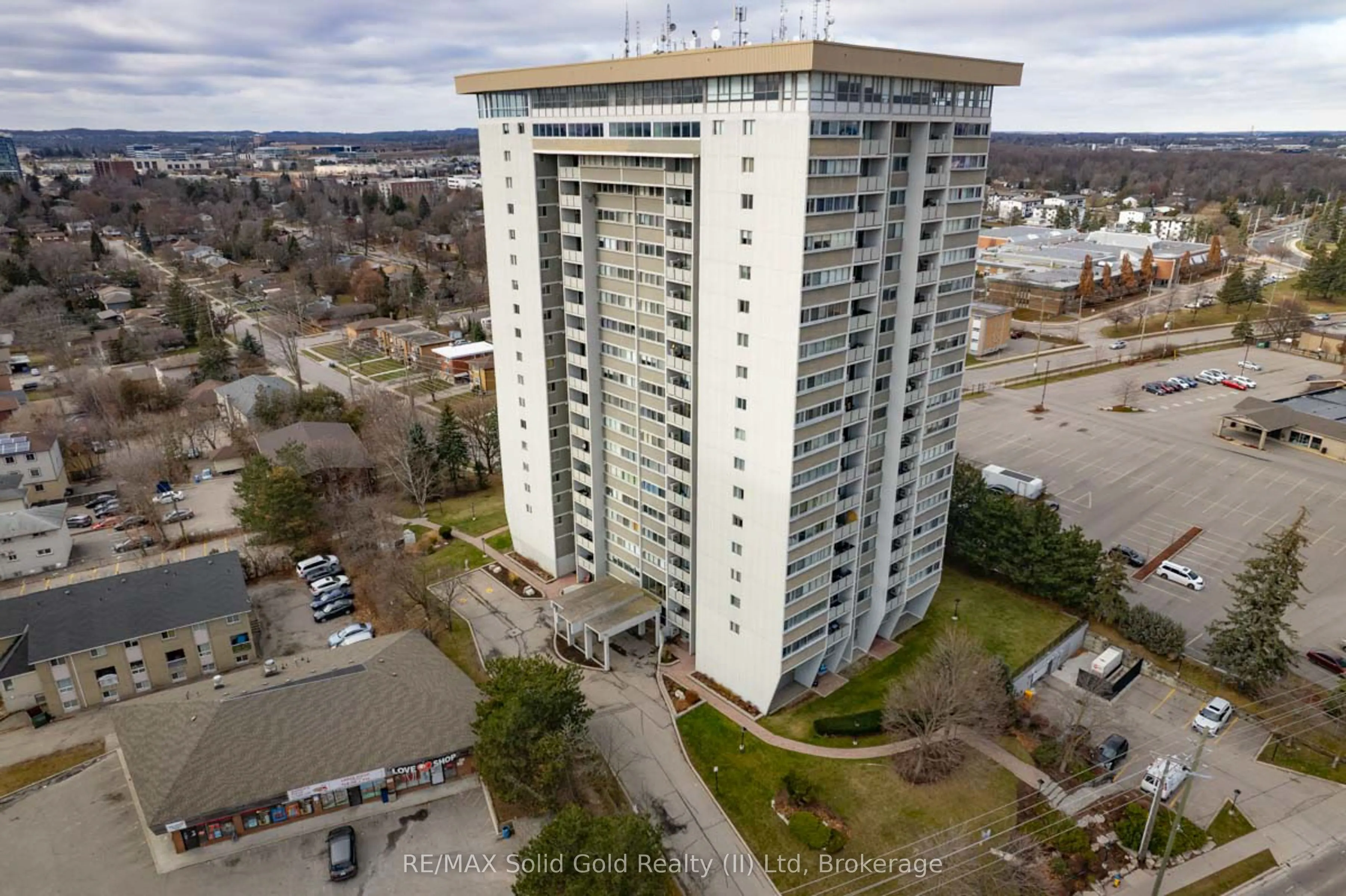 375 King Street N, #1502