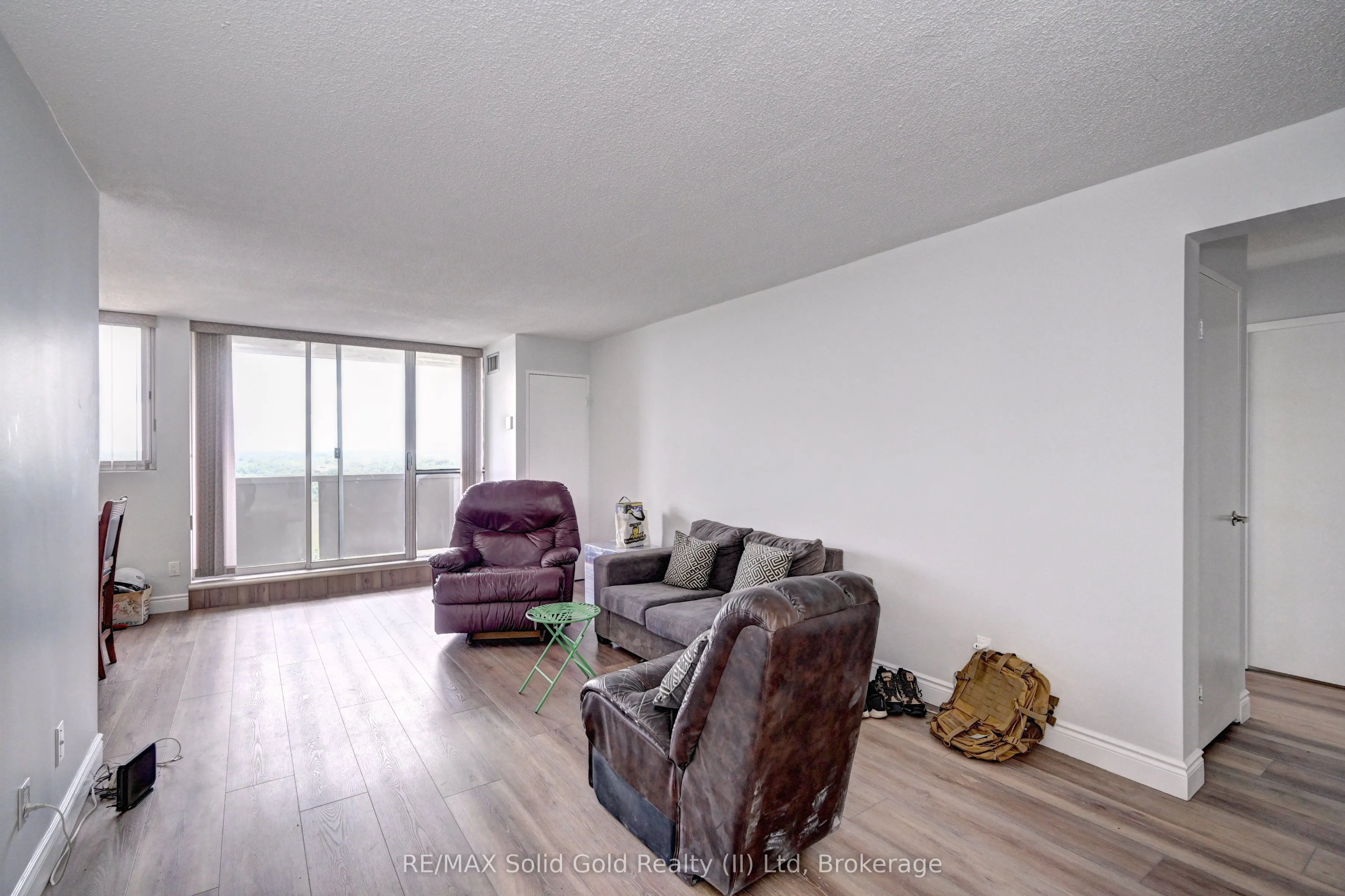 375 King Street N, #1502