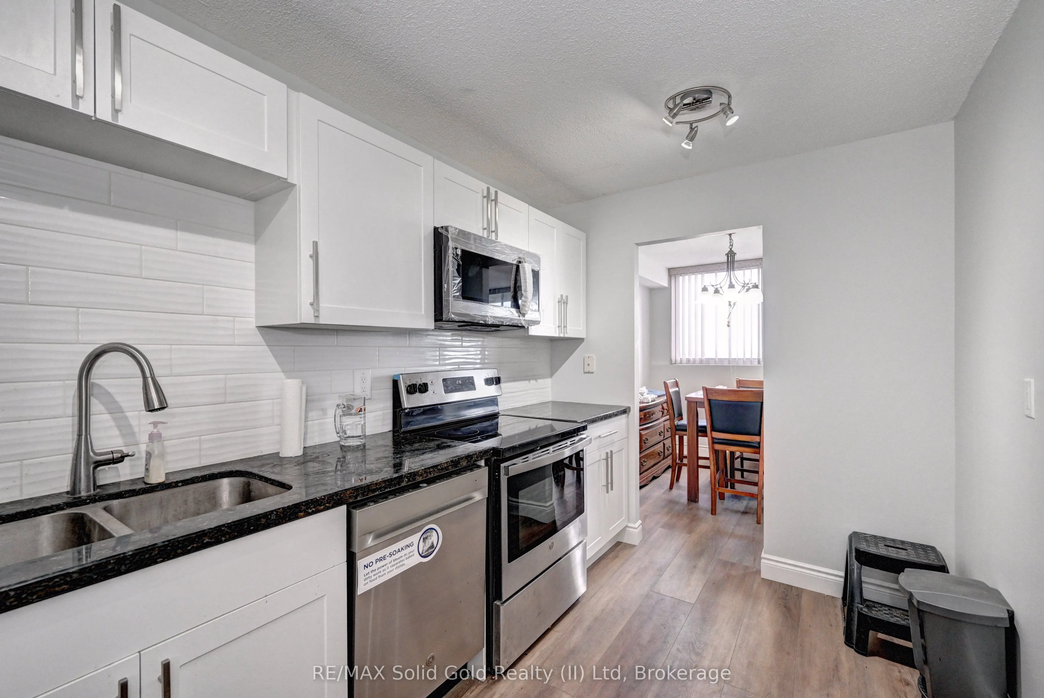 375 King Street N, #1502