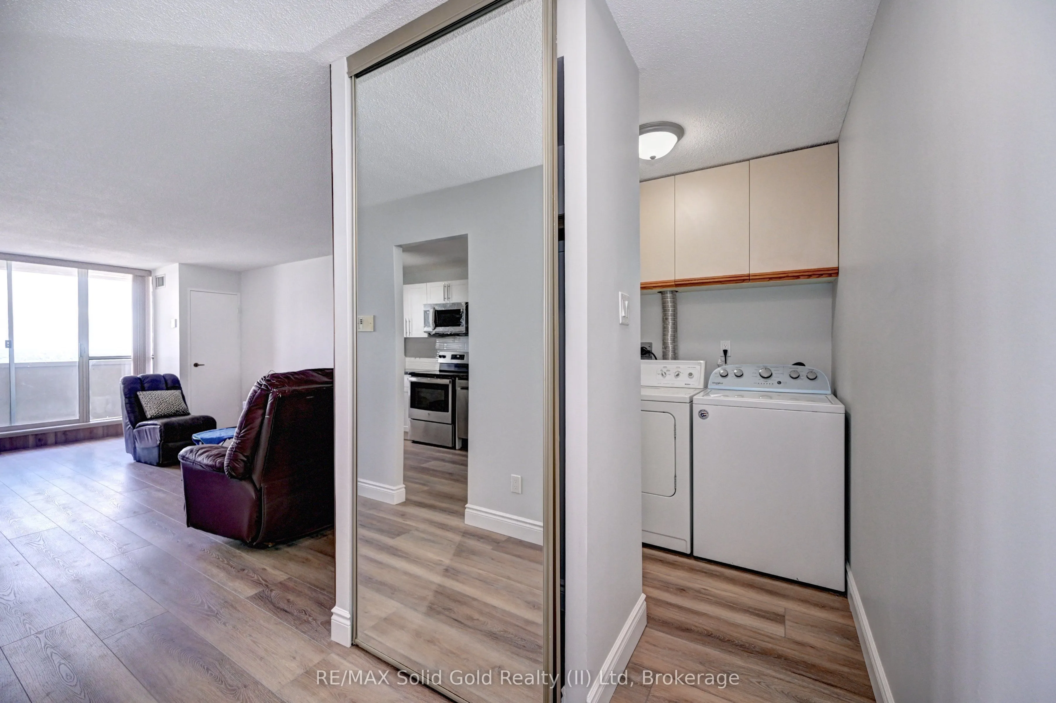 375 King Street N, #1502
