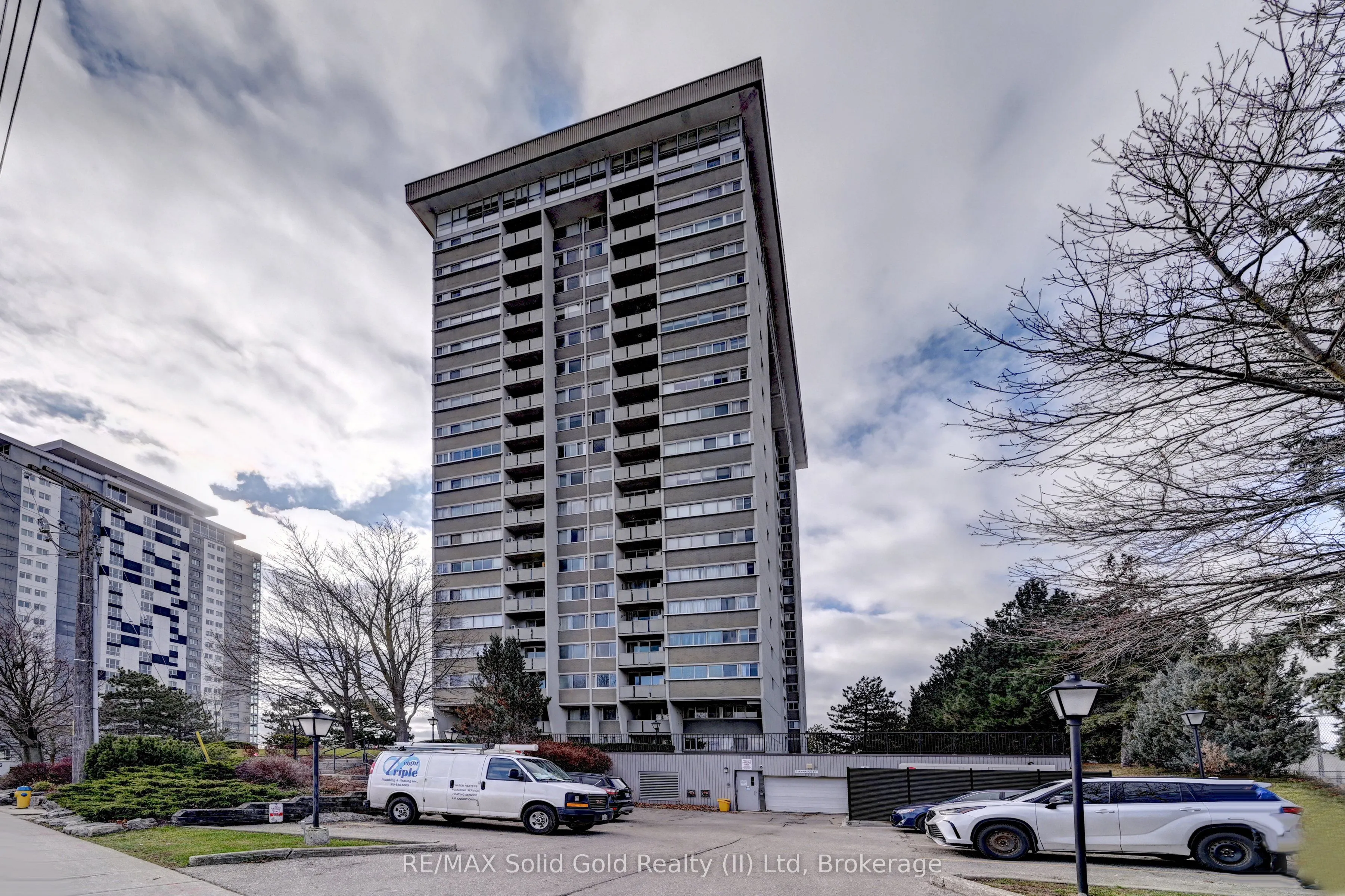 375 King Street N, #1502