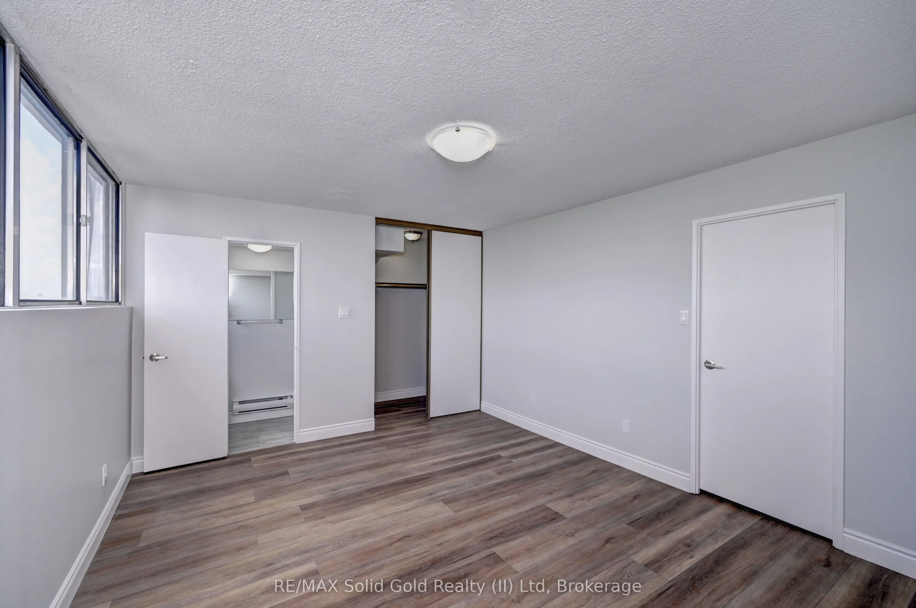 375 King Street N, #1502