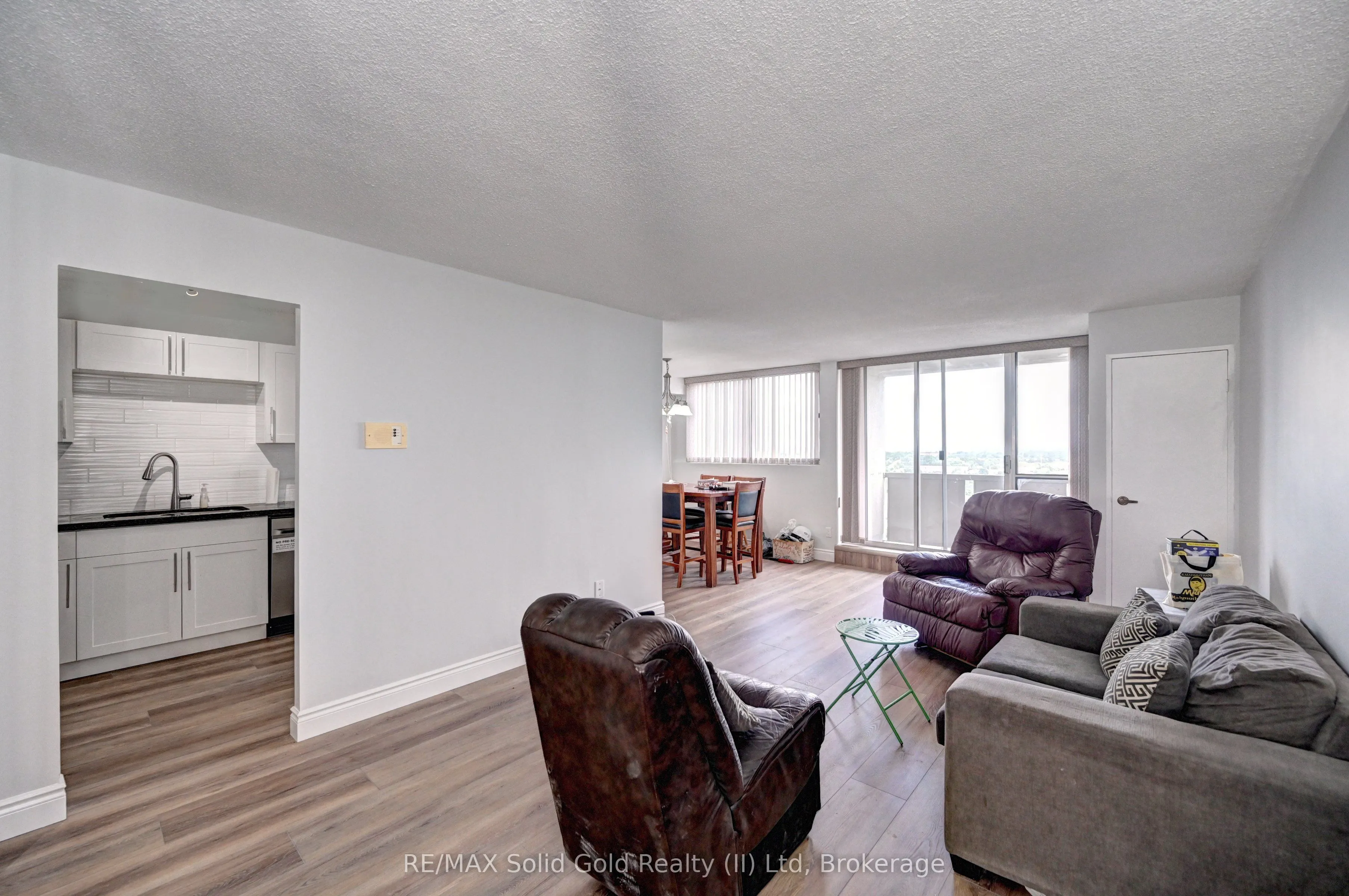 375 King Street N, #1502