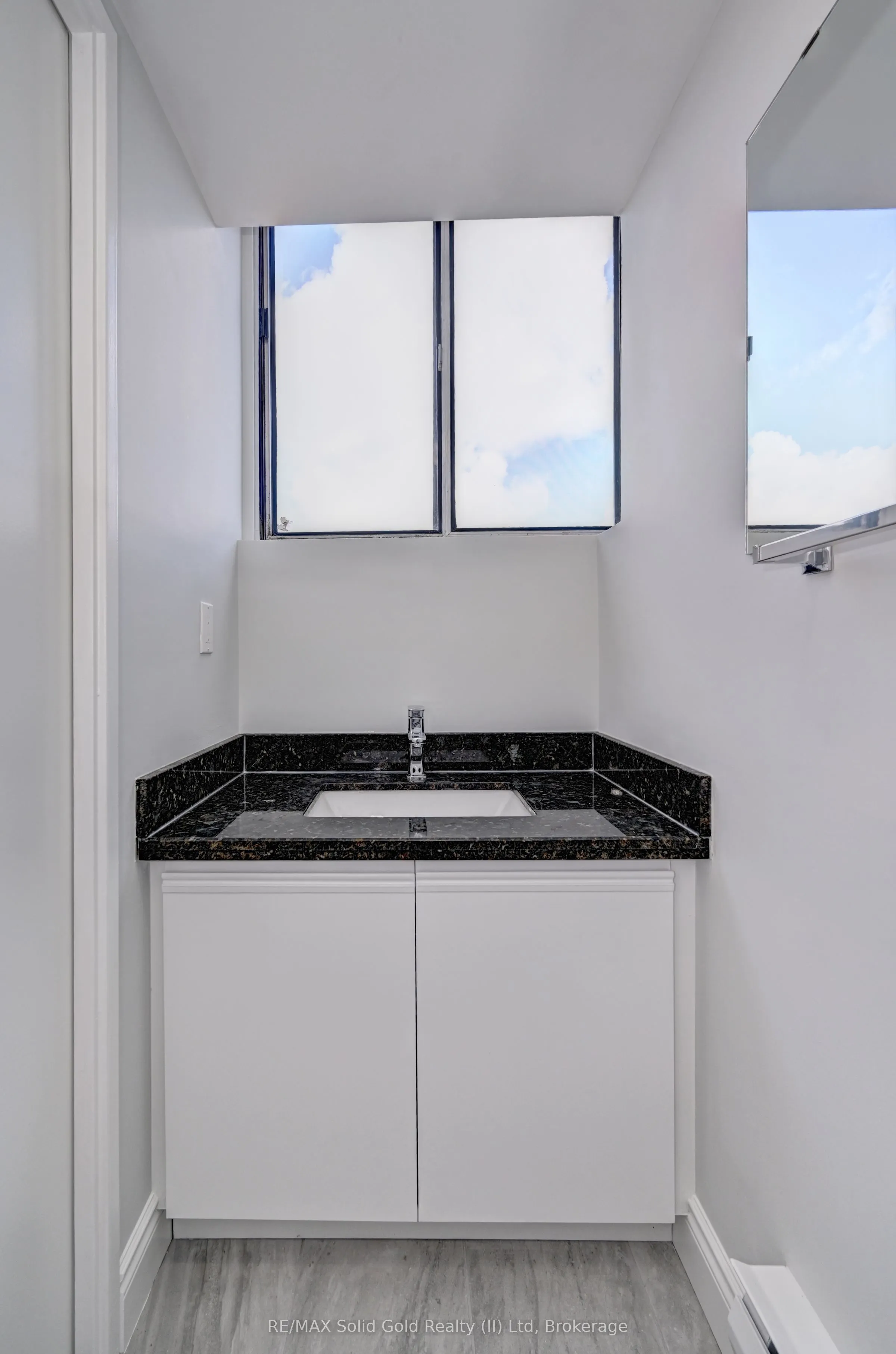 375 King Street N, #1502
