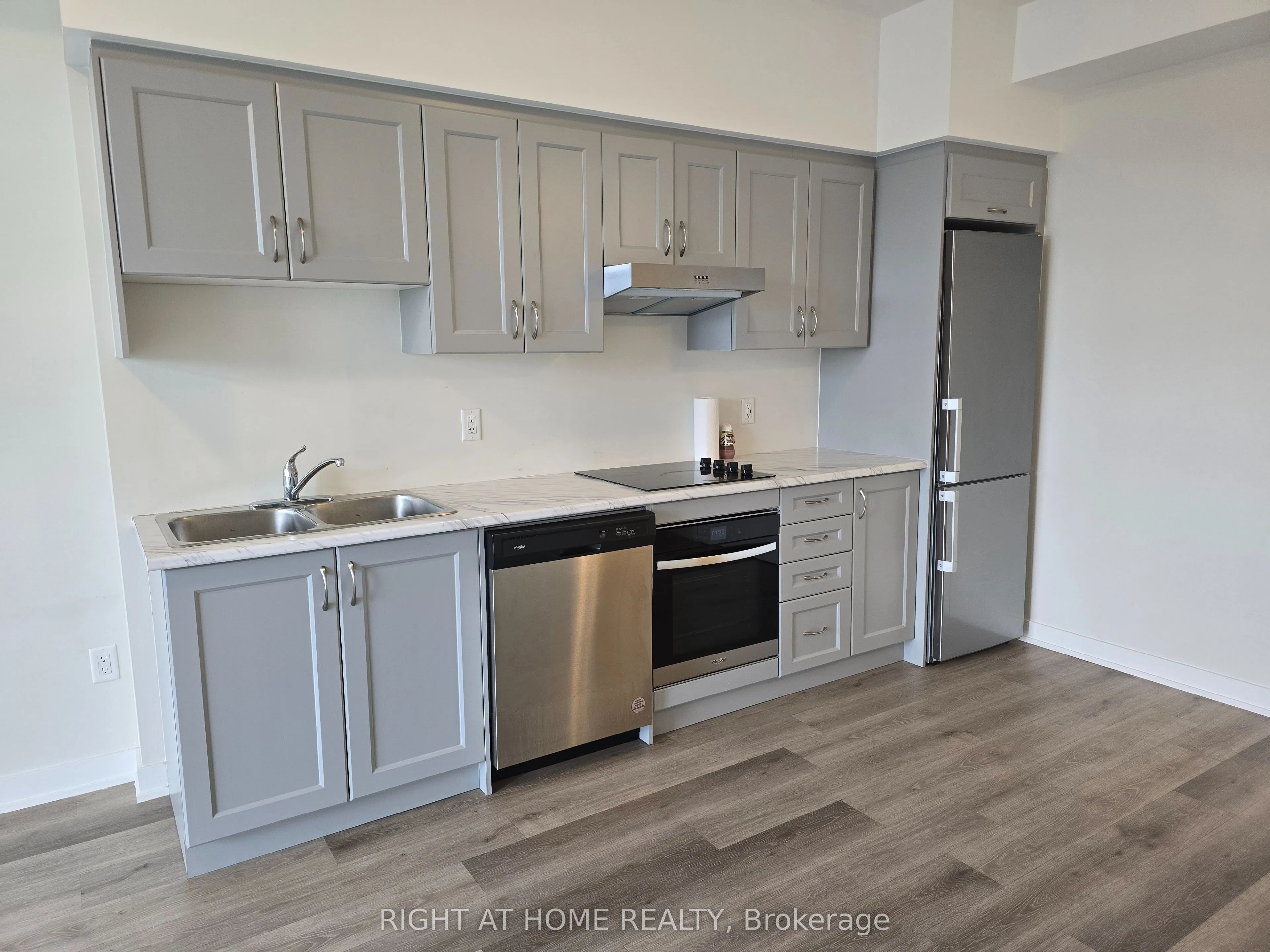 600 North Service Road, #522