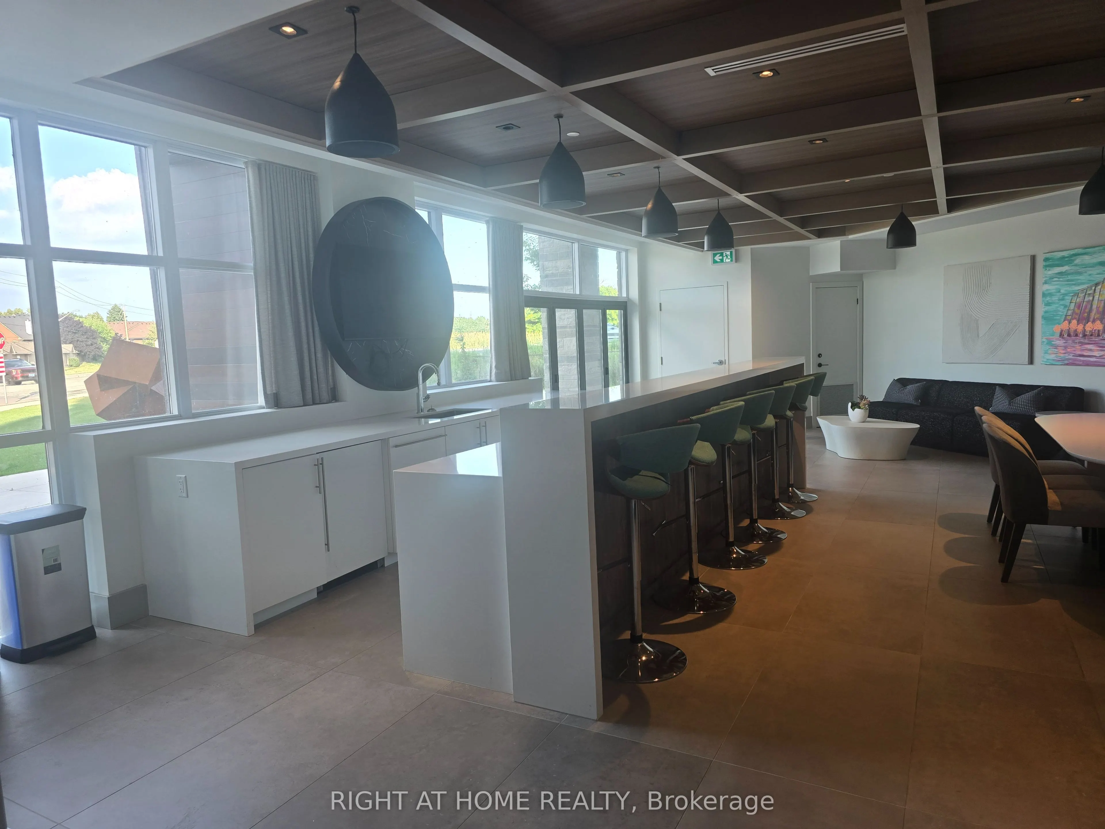 600 North Service Road, #522