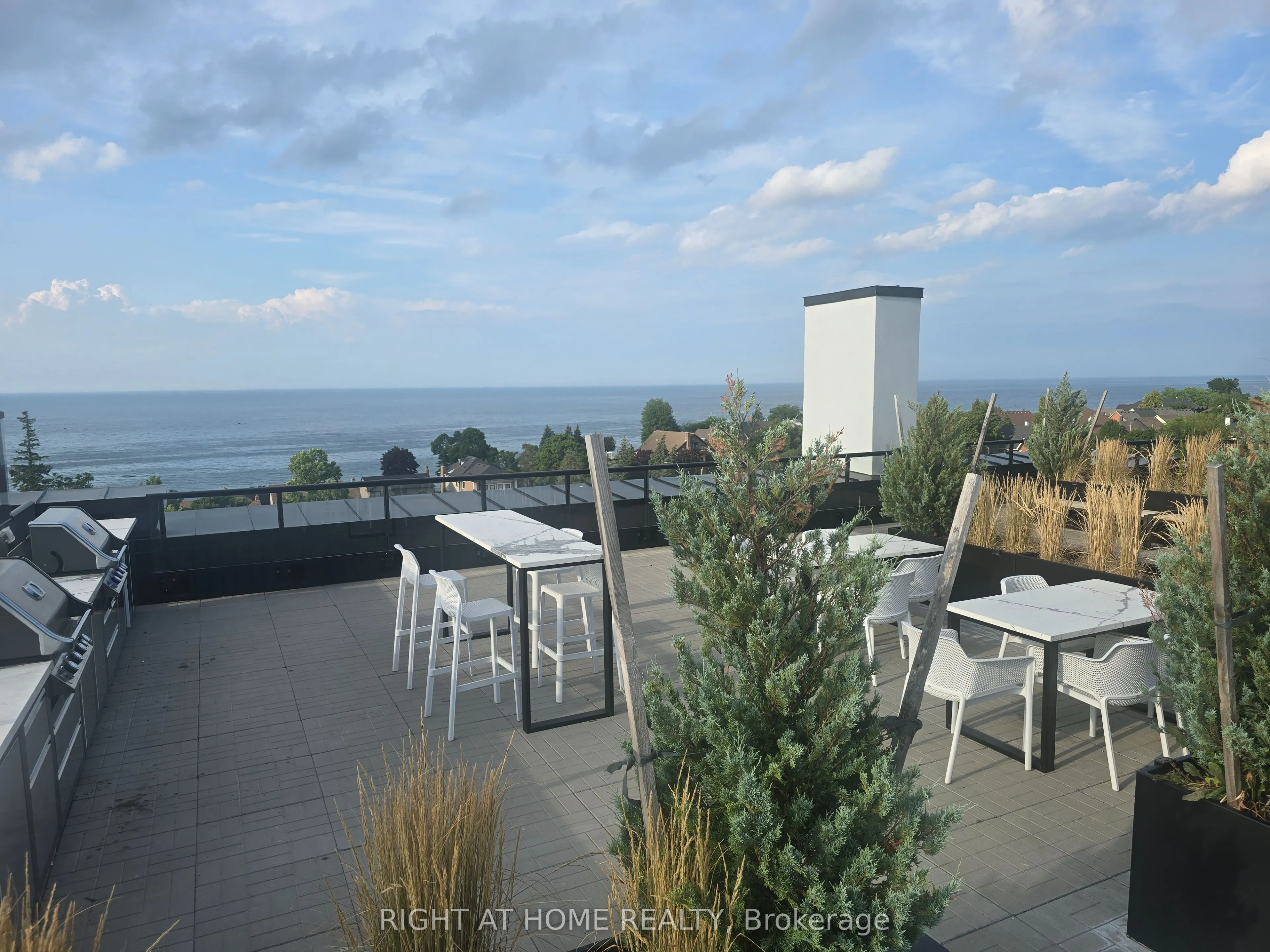 600 North Service Road, #522