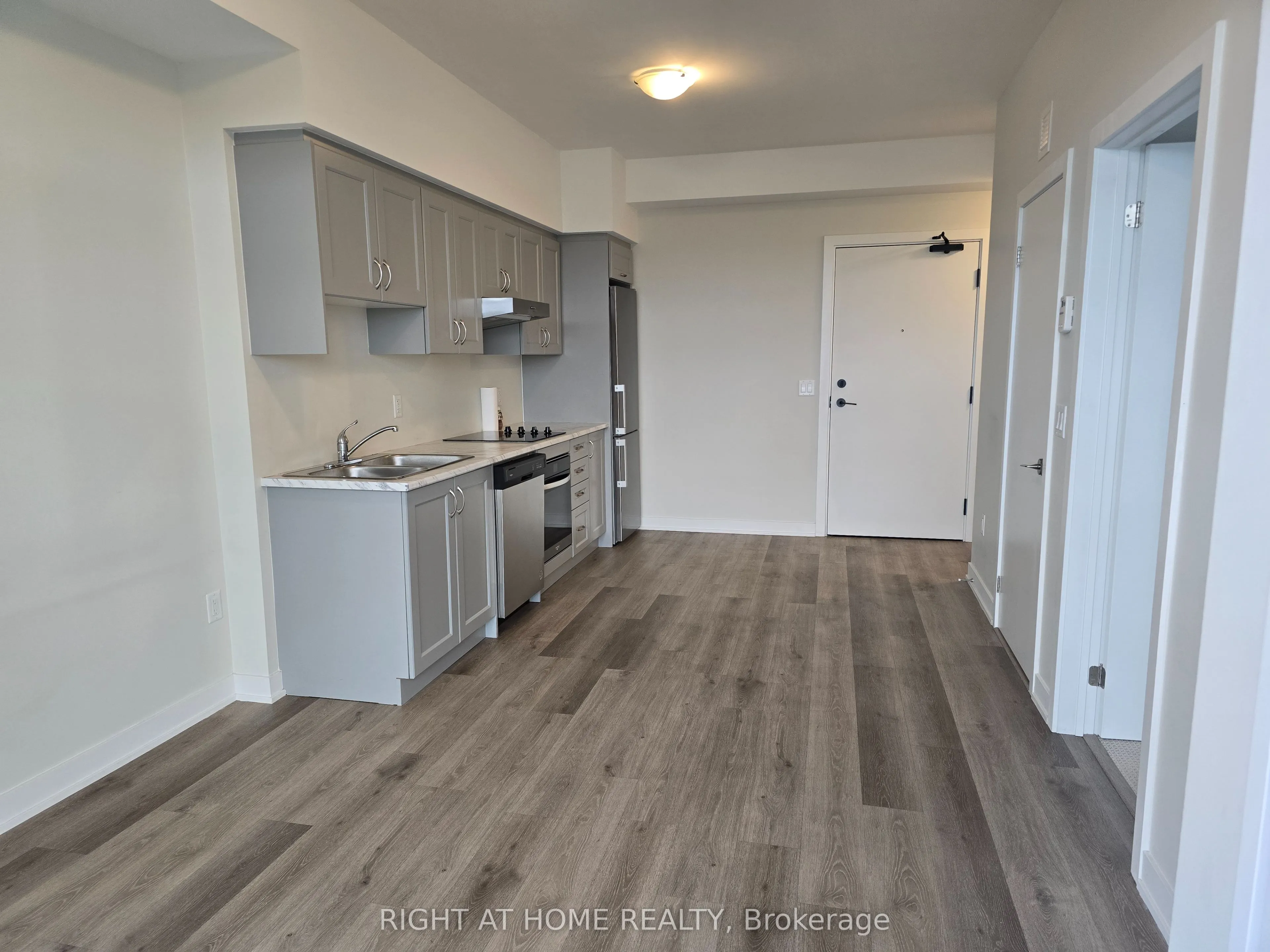 600 North Service Road, #522