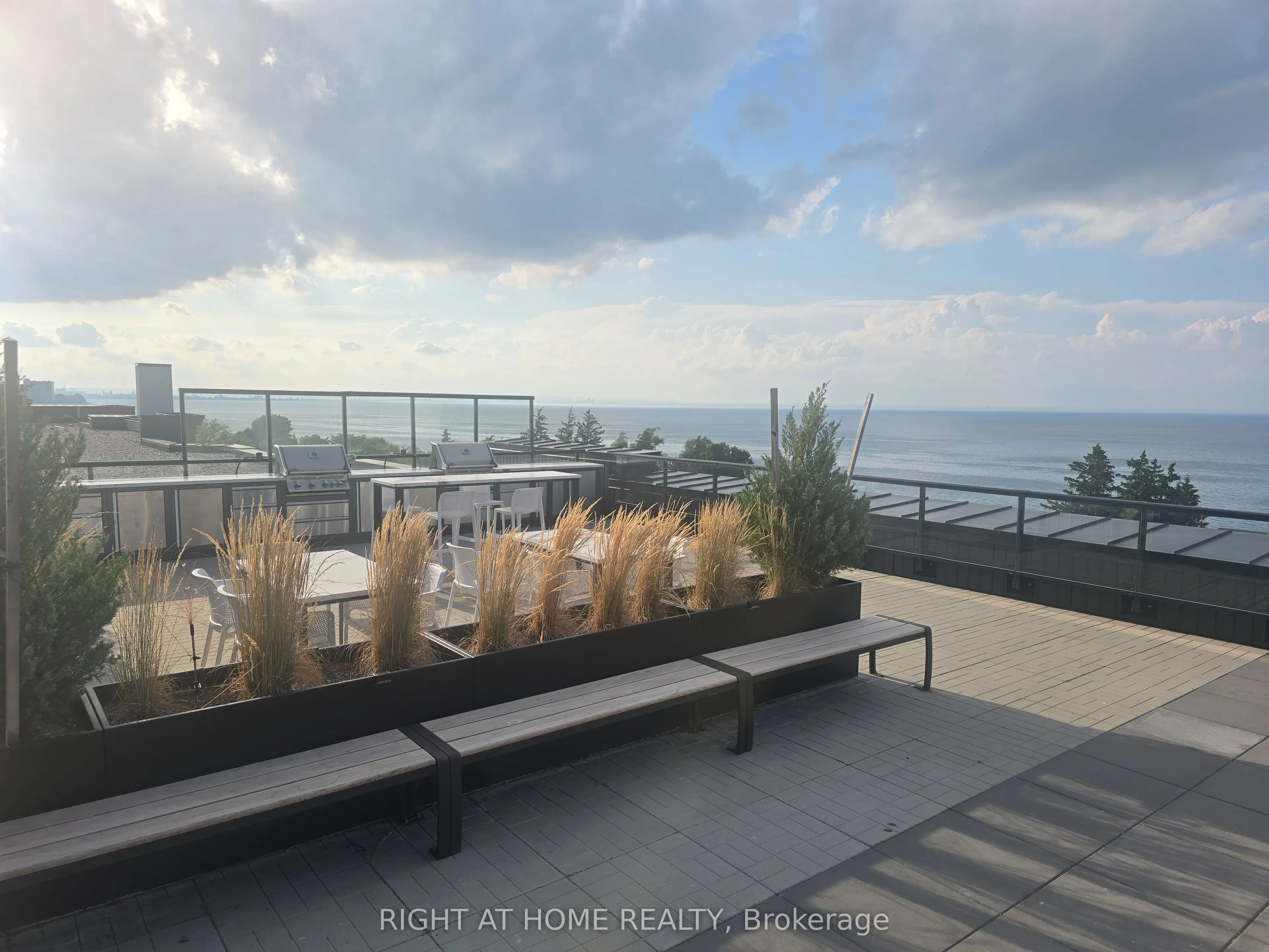 600 North Service Road, #522