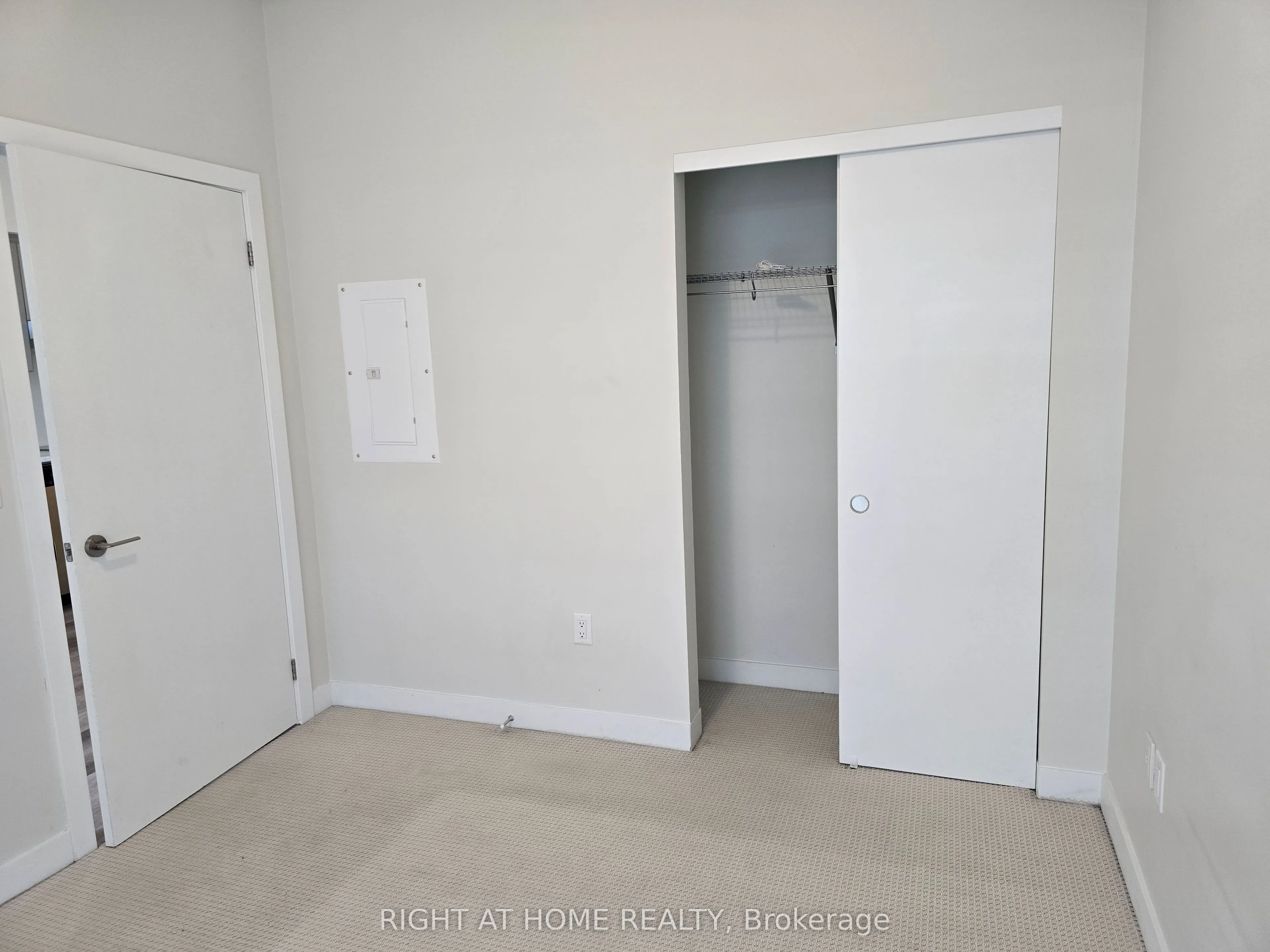 600 North Service Road, #522