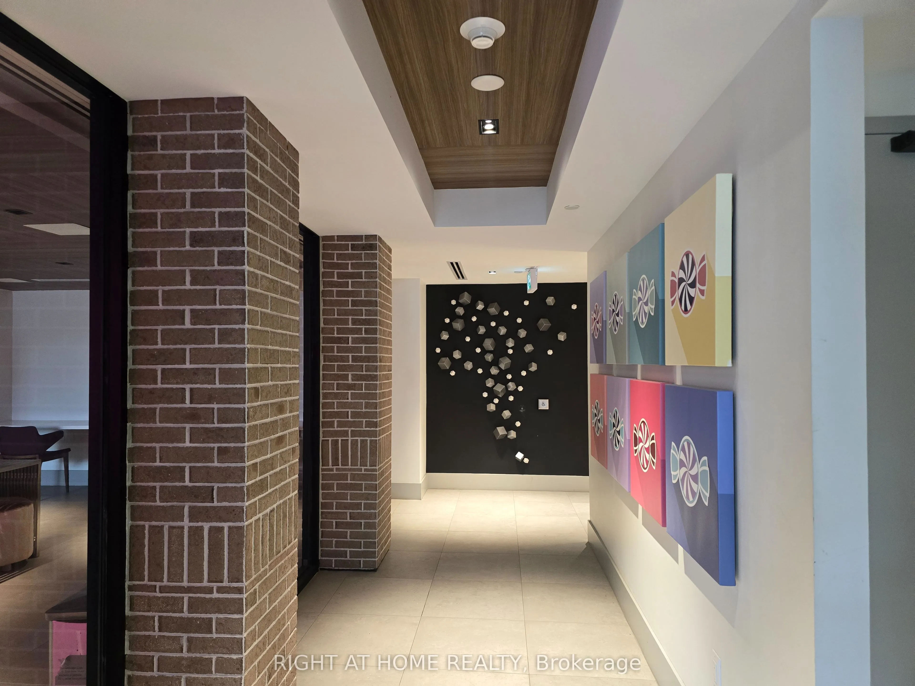 600 North Service Road, #522