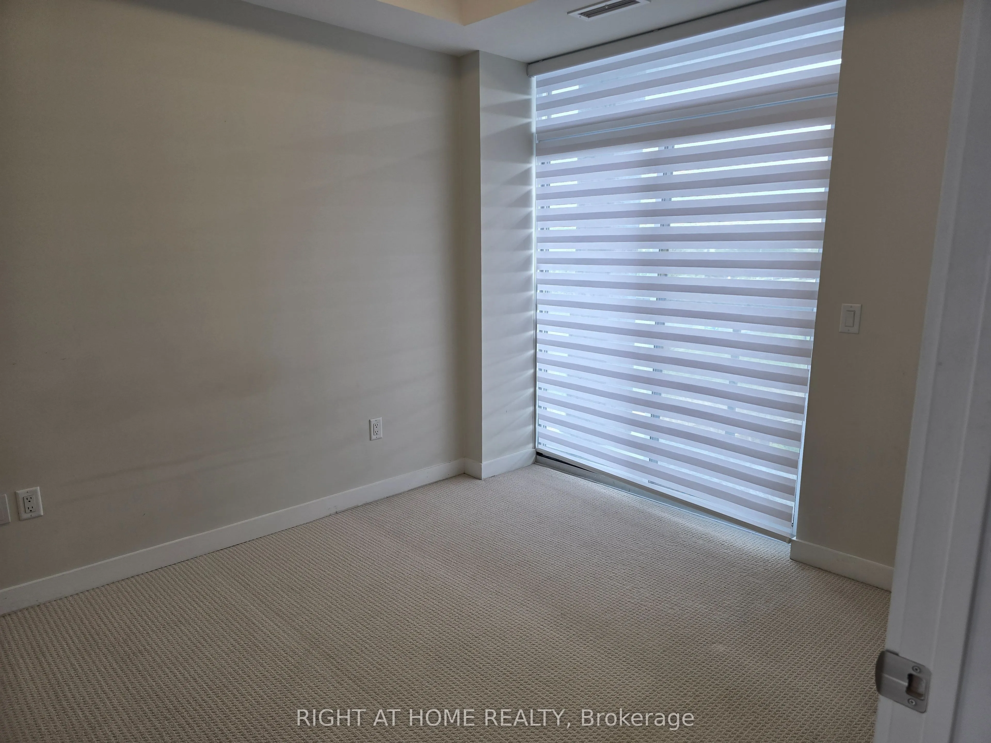 600 North Service Road, #522