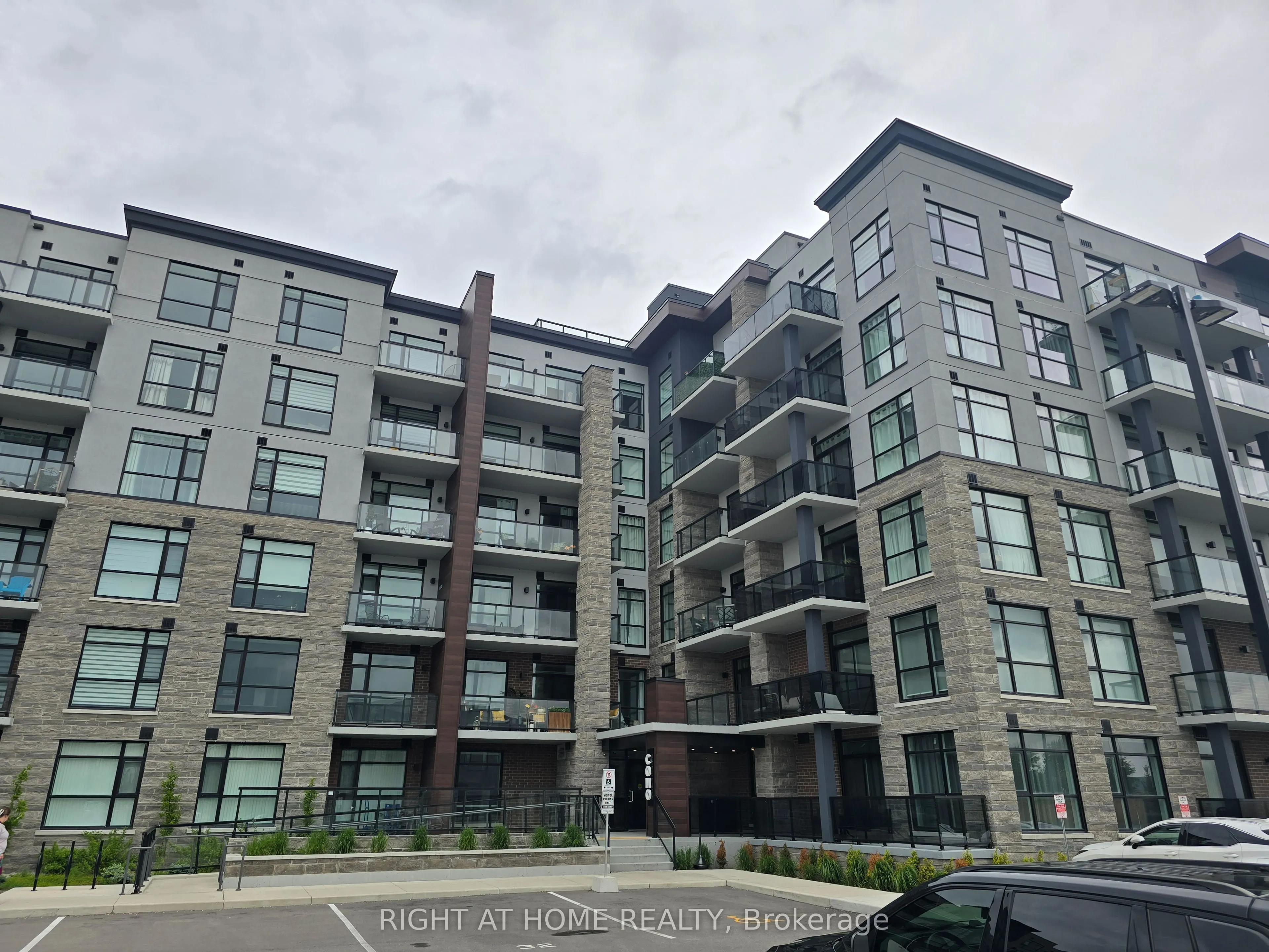 600 North Service Road, #522