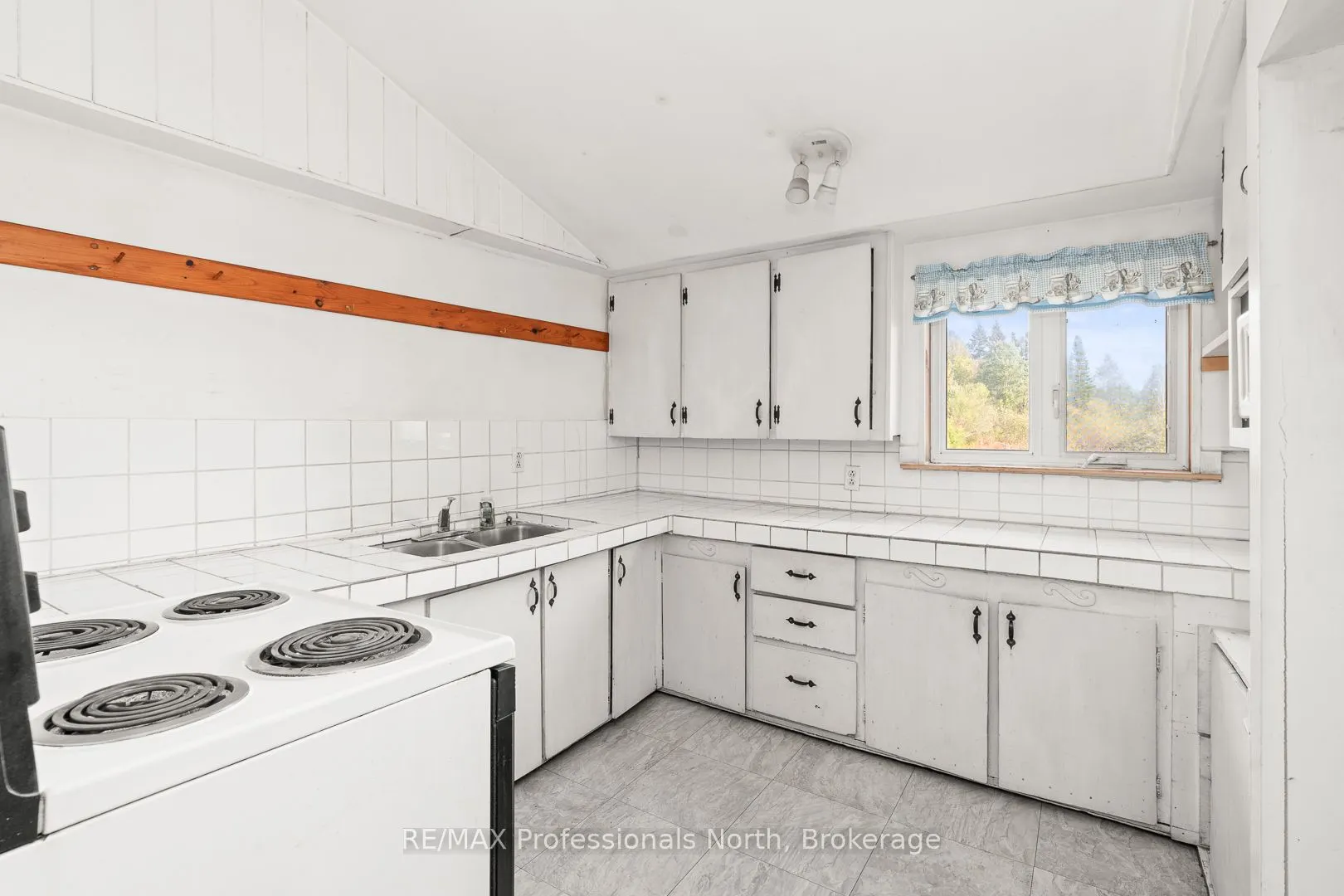 1127 Fallowfield Road