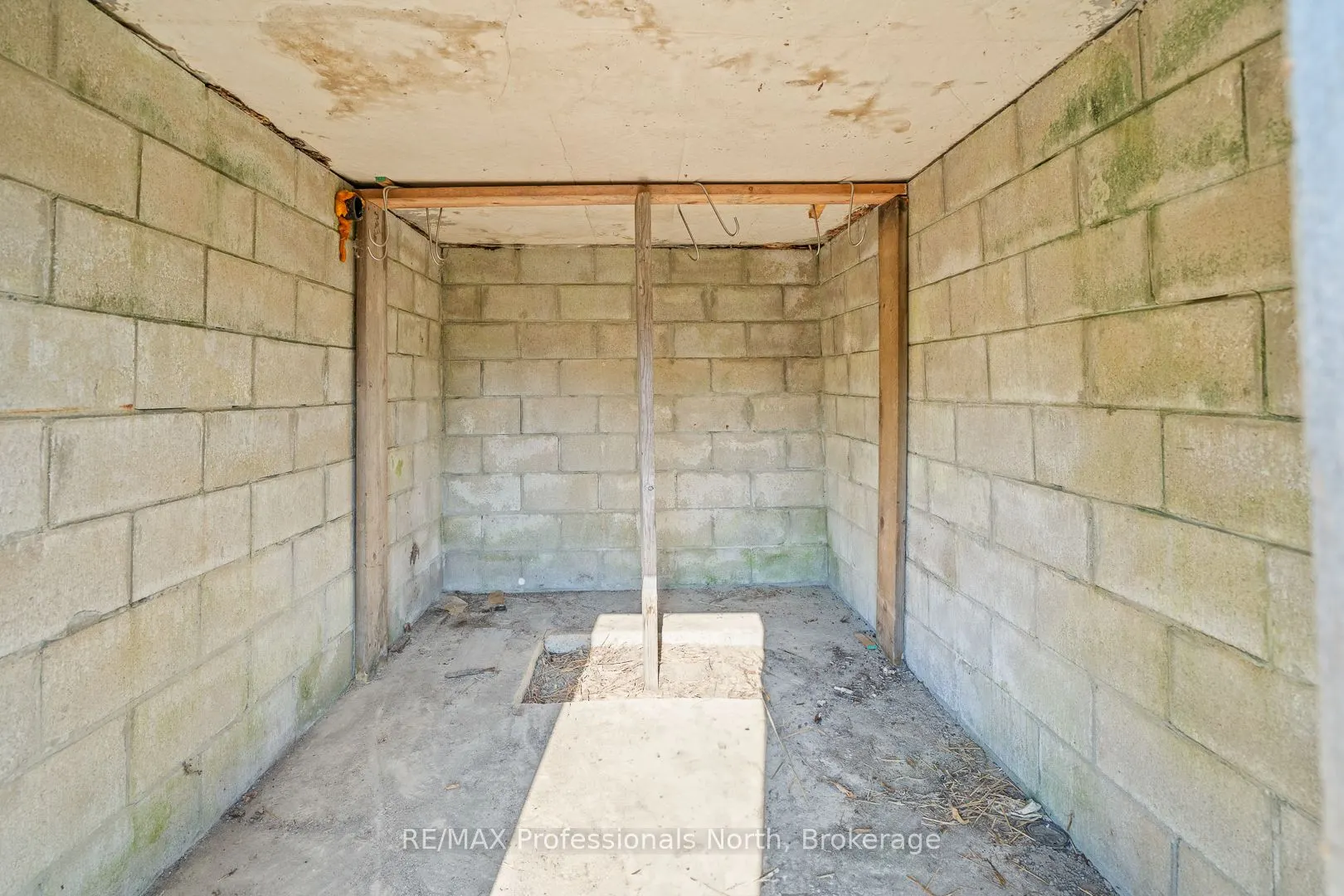 1127 Fallowfield Road