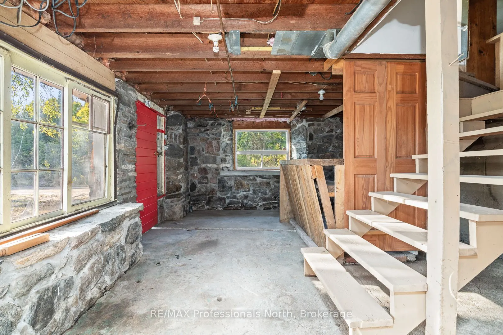 1127 Fallowfield Road