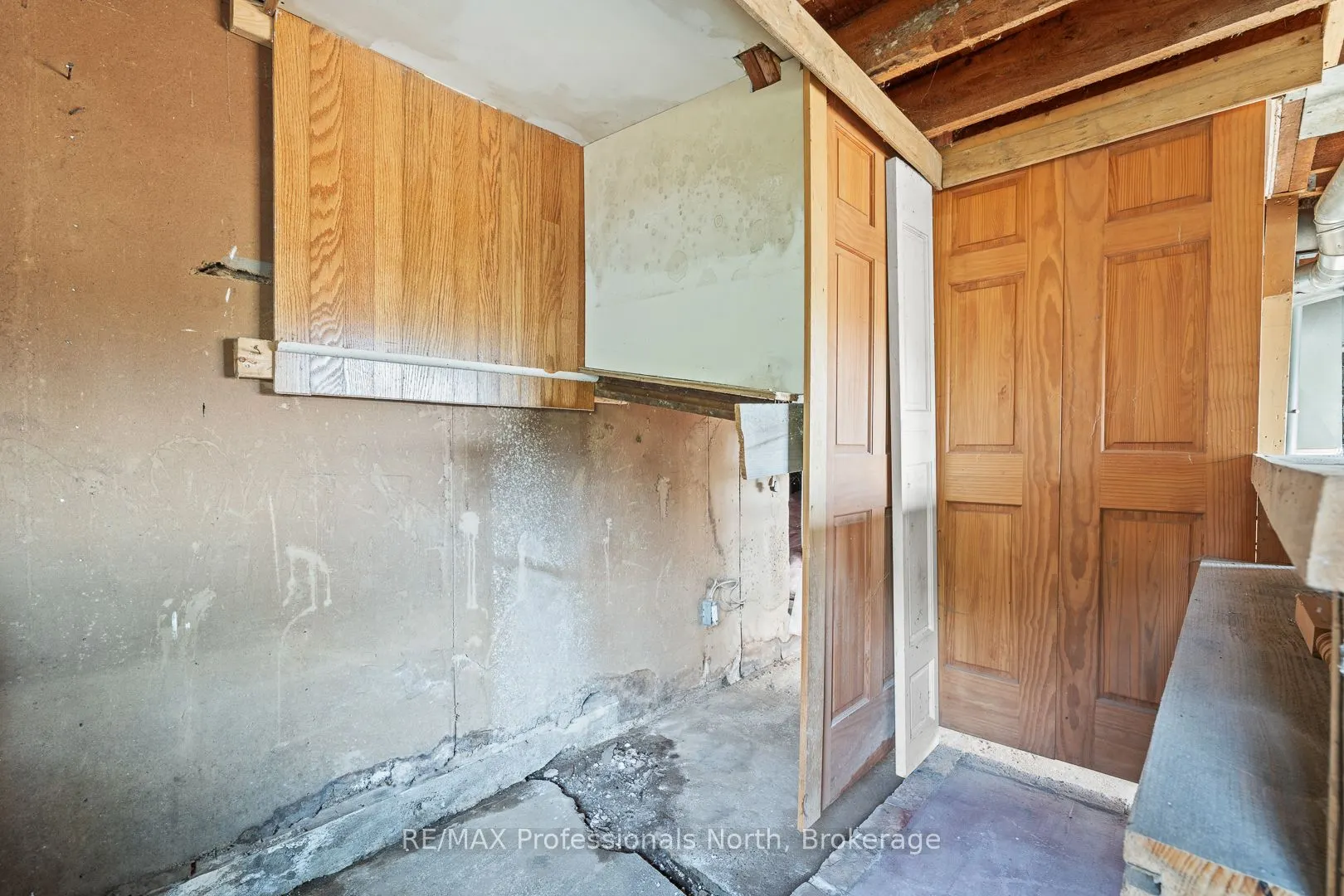1127 Fallowfield Road