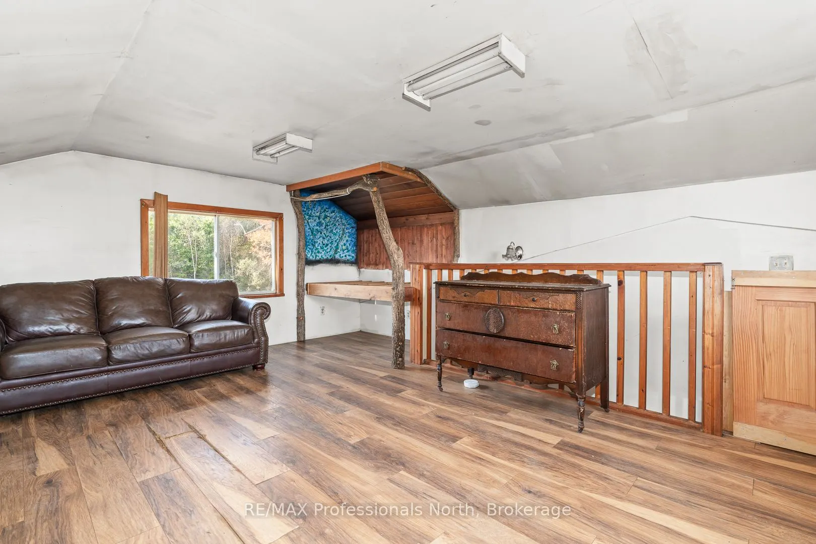 1127 Fallowfield Road