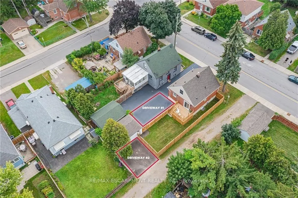 587 Queensdale Avenue E, #LOWER
