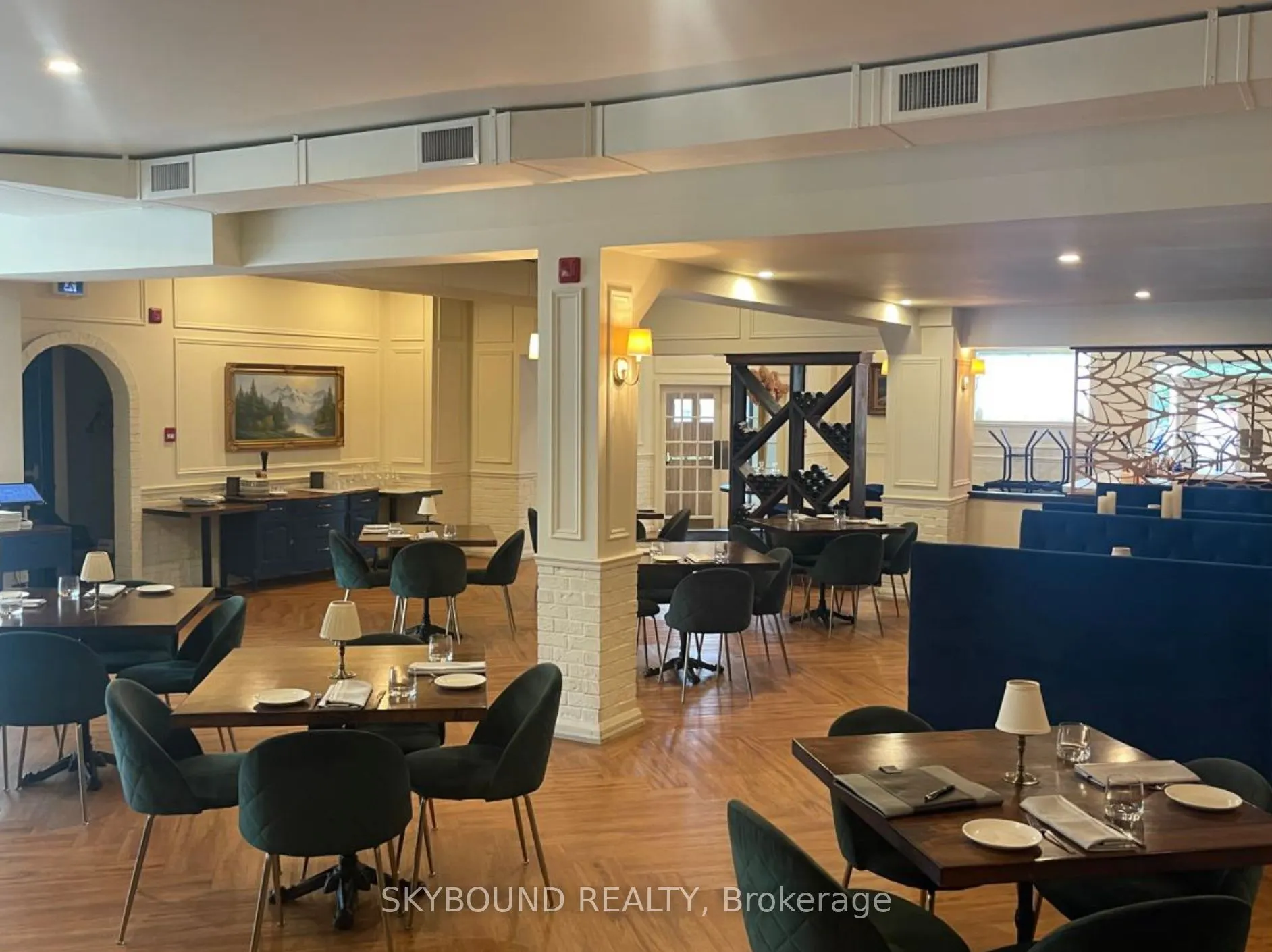 470 King Street W