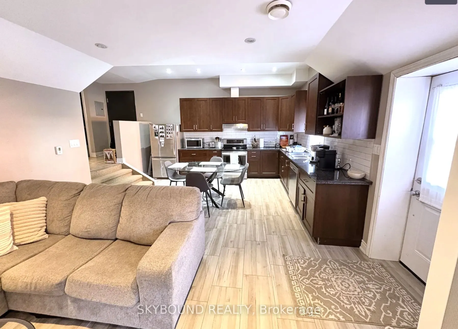 470 King Street W