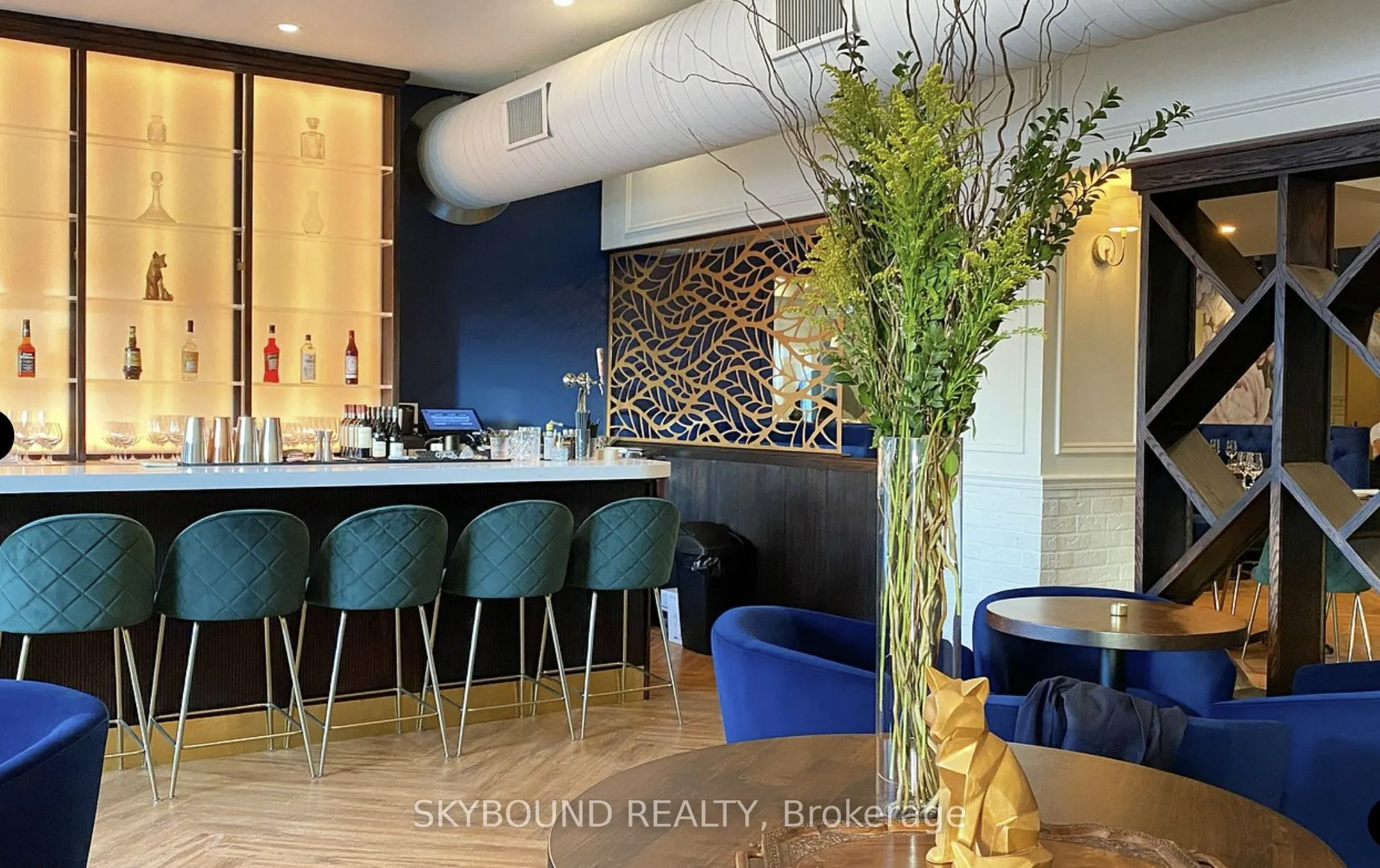 470 King Street W