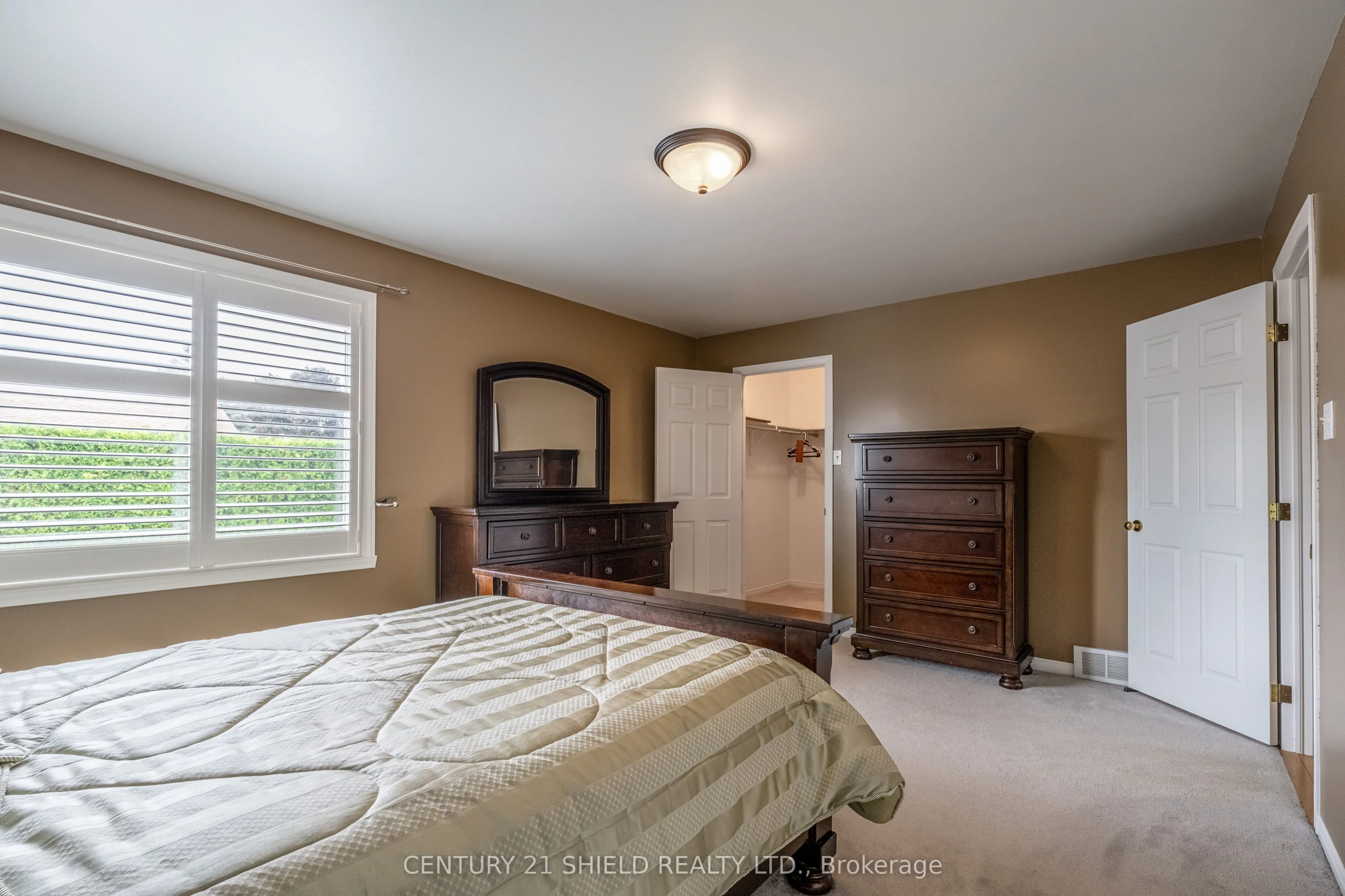 1861 Belvedere Crescent