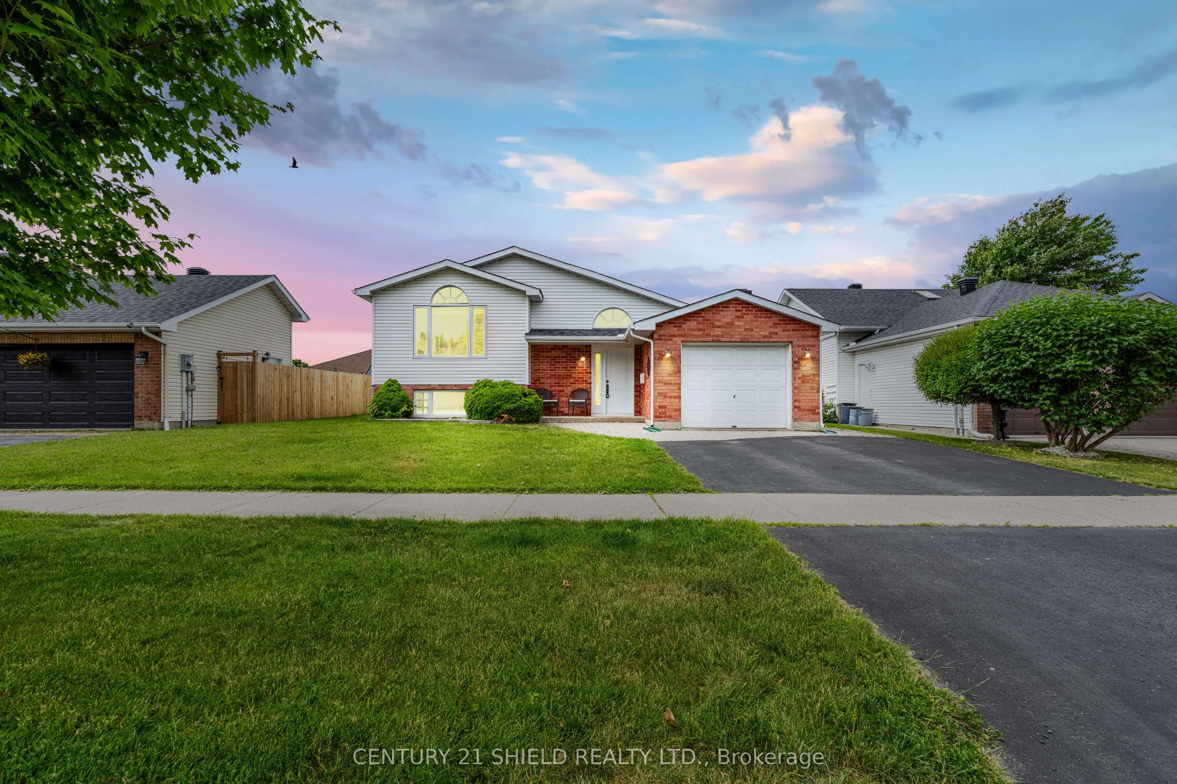 1861 Belvedere Crescent