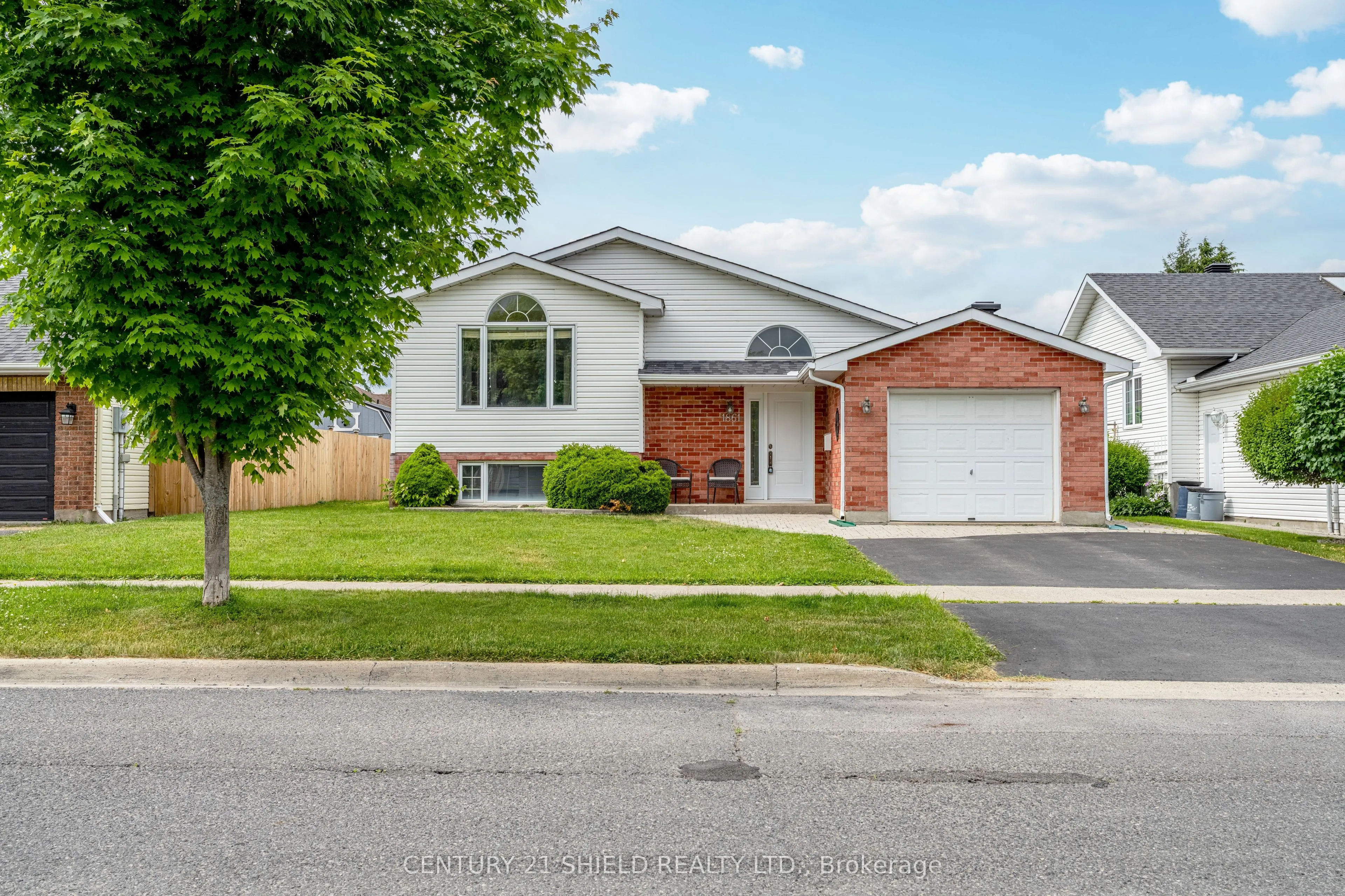 1861 Belvedere Crescent