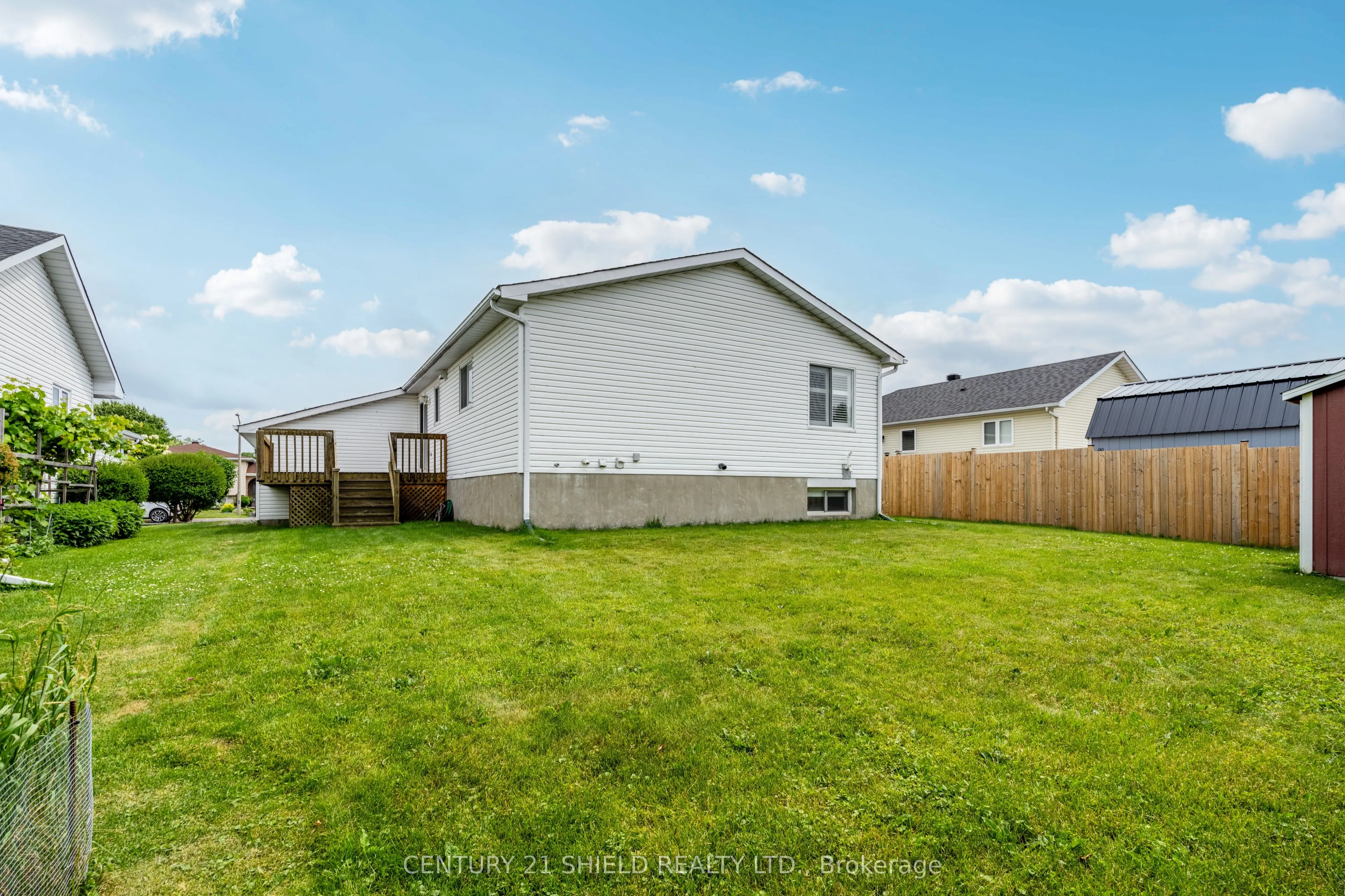 1861 Belvedere Crescent
