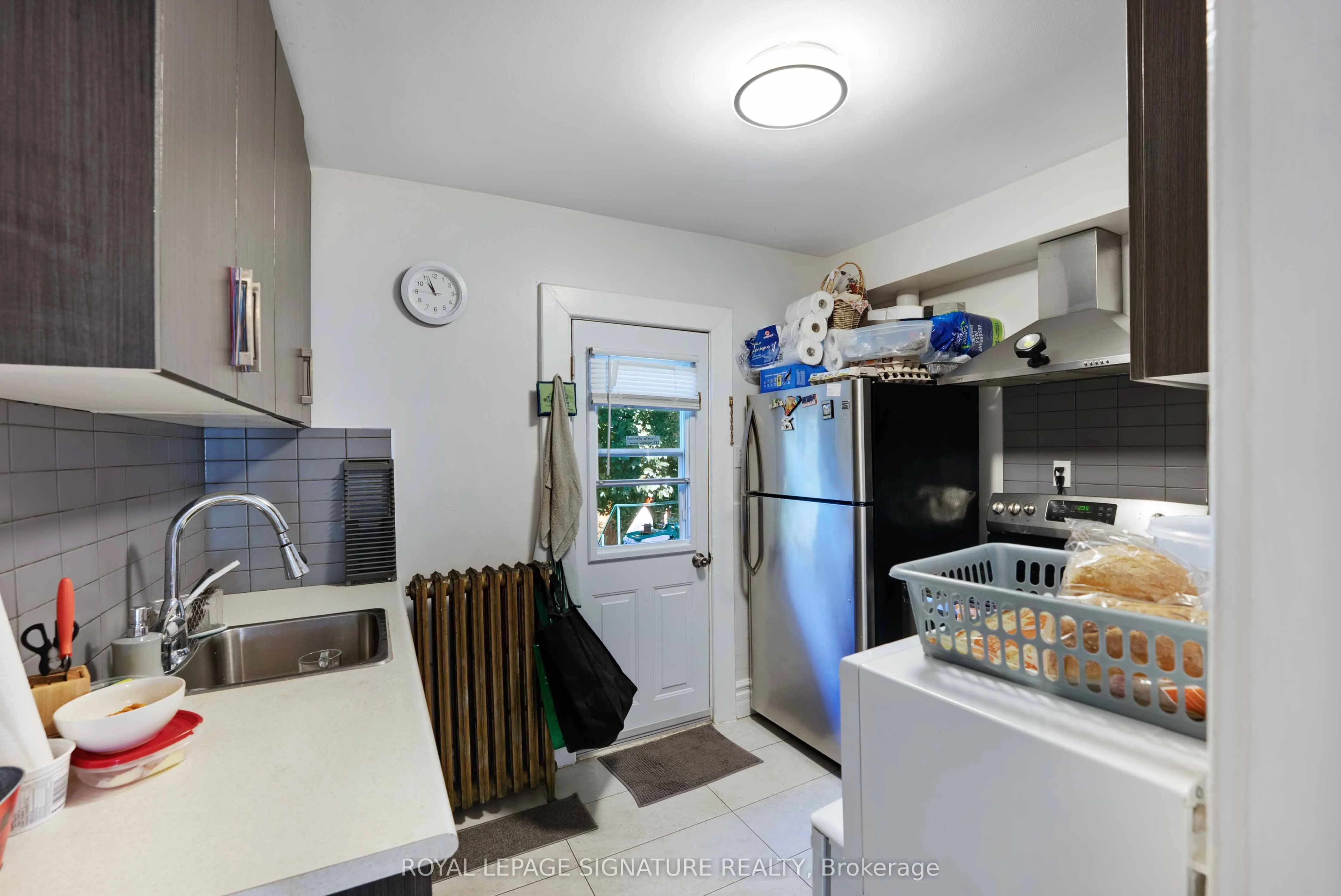 74 Kenilworth Avenue S