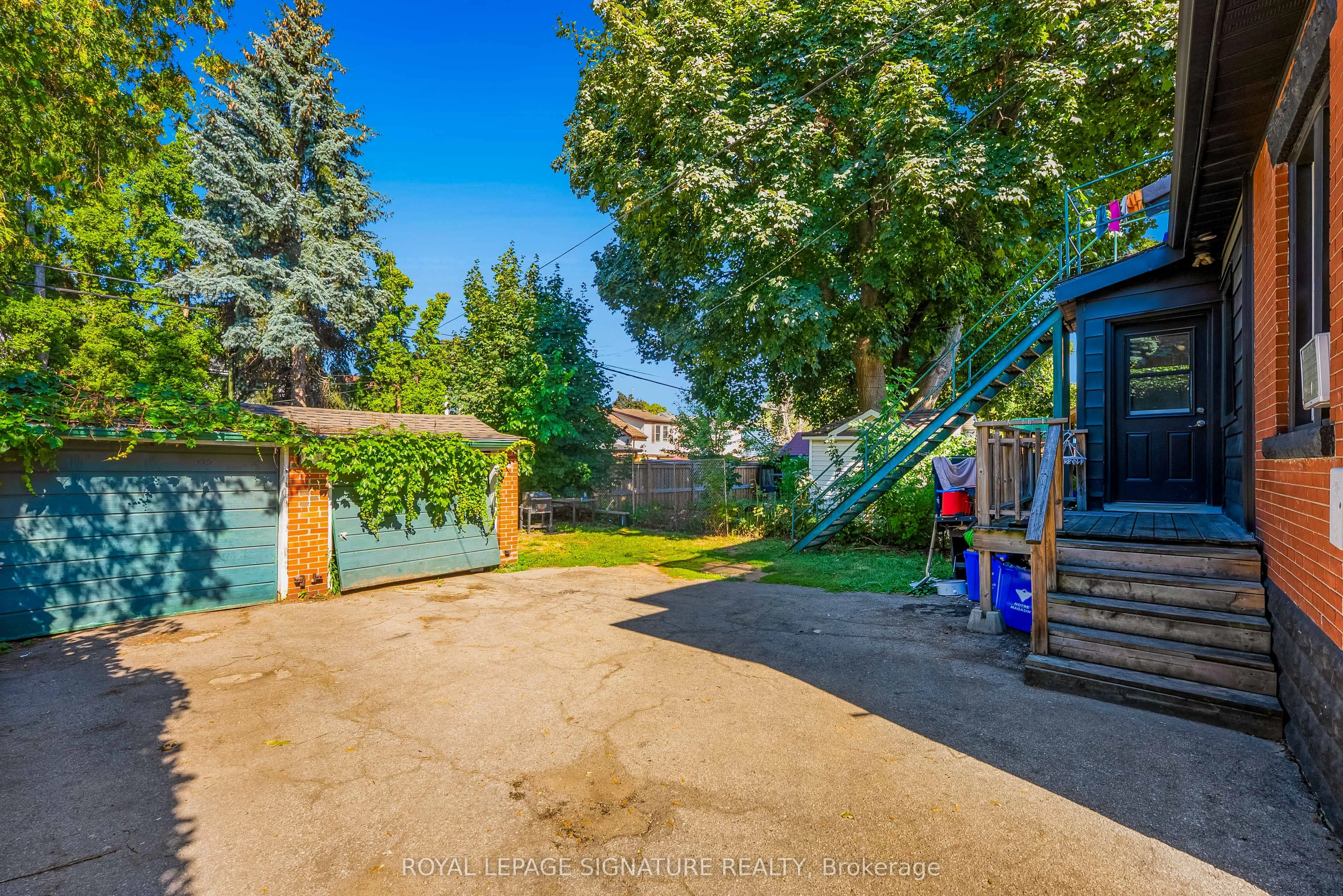 74 Kenilworth Avenue S