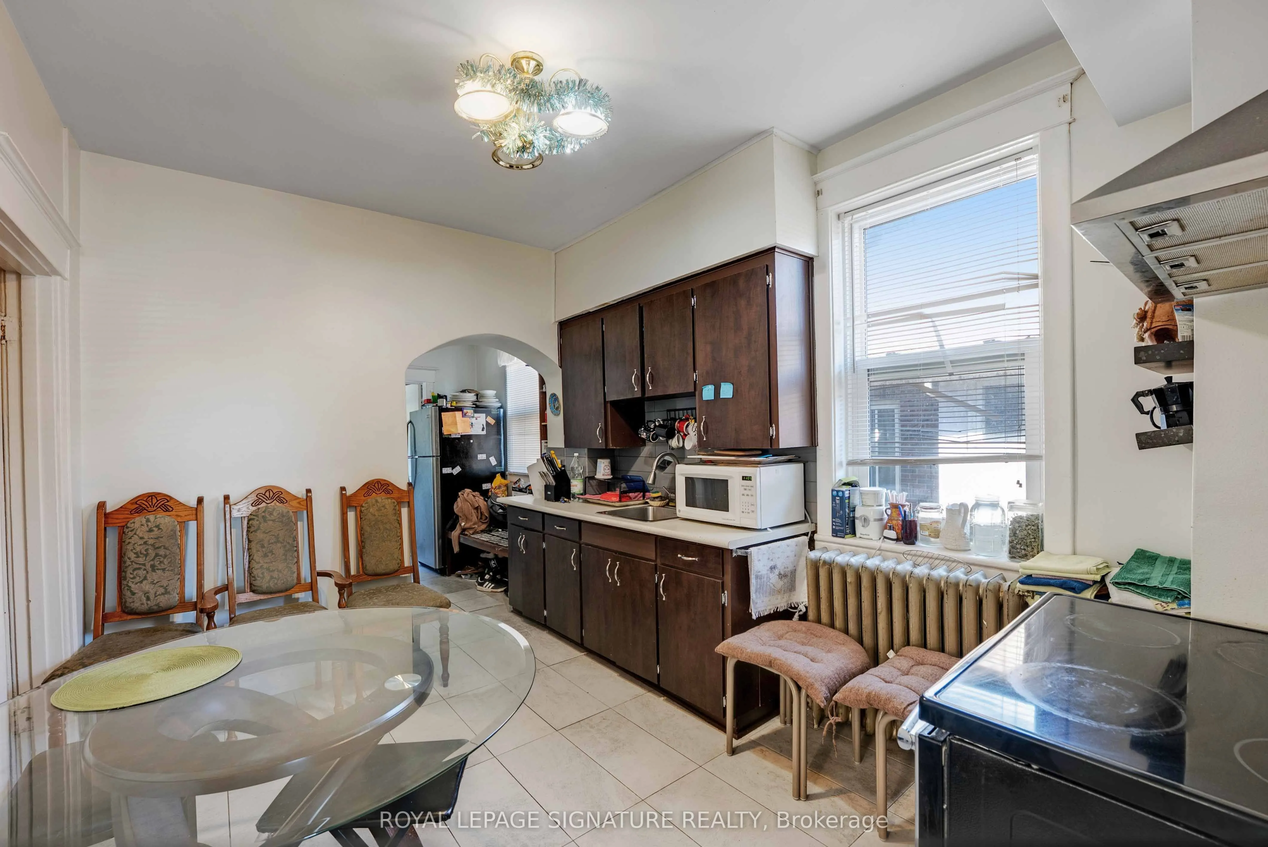 74 Kenilworth Avenue S