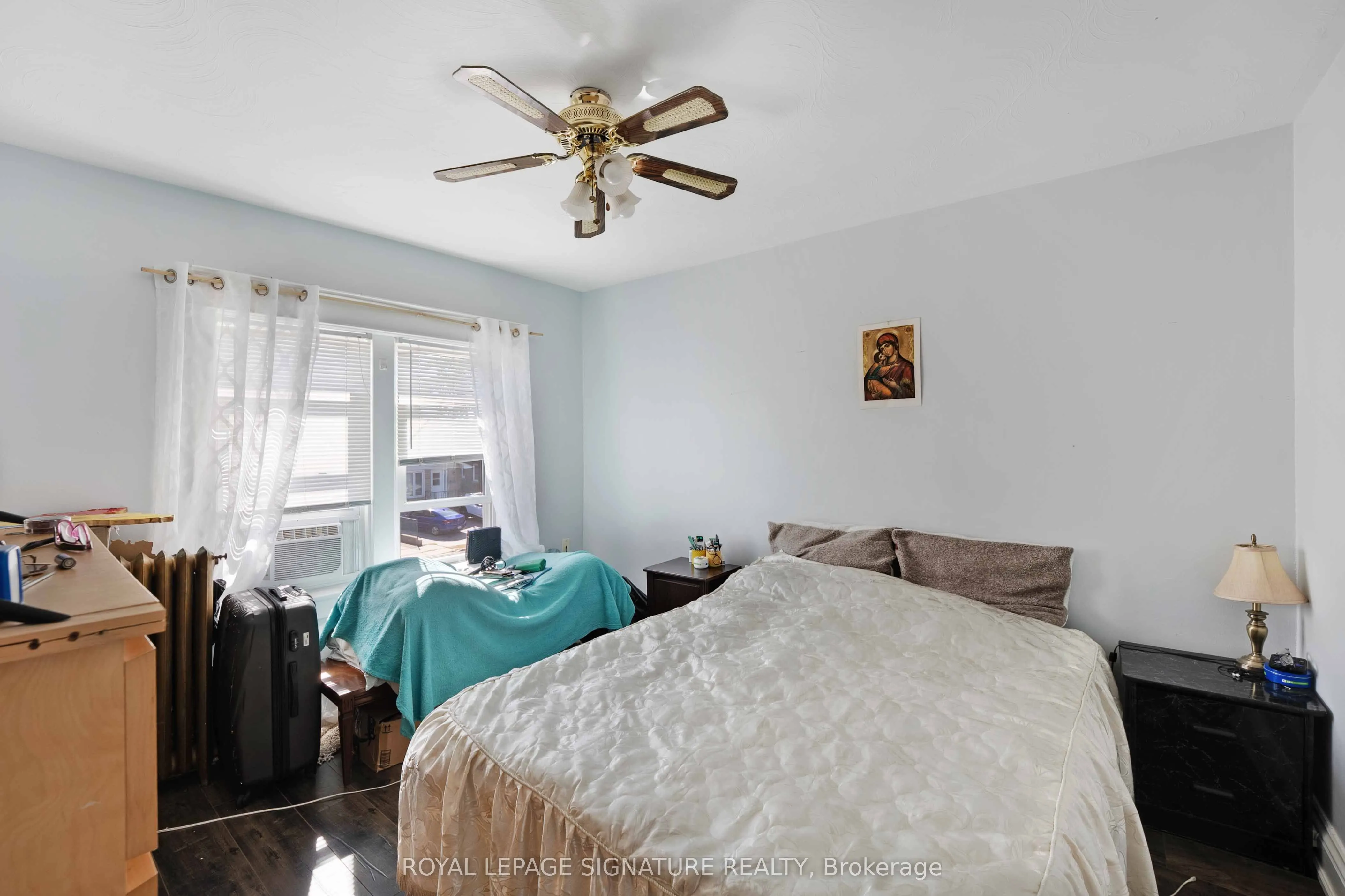74 Kenilworth Avenue S
