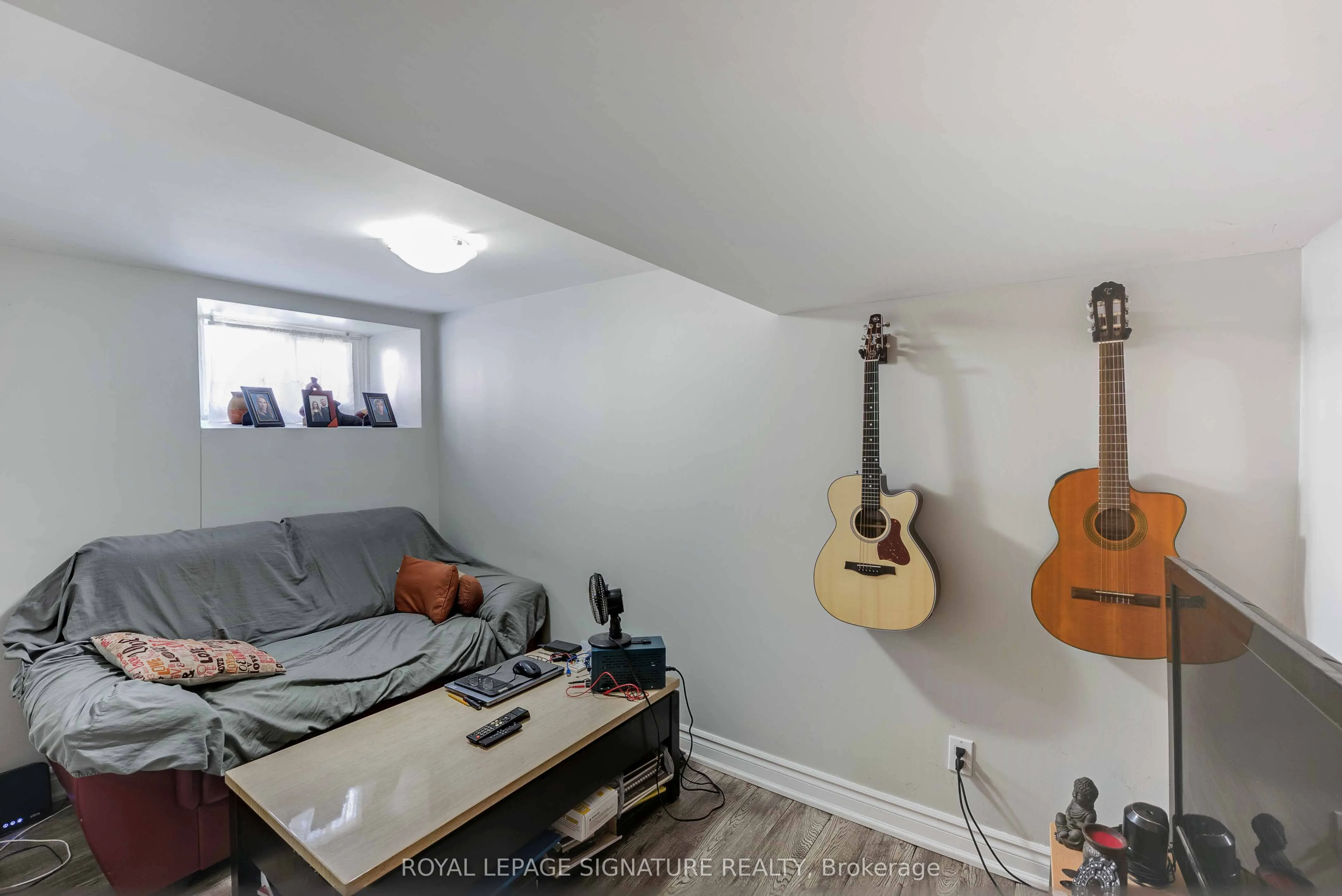 74 Kenilworth Avenue S