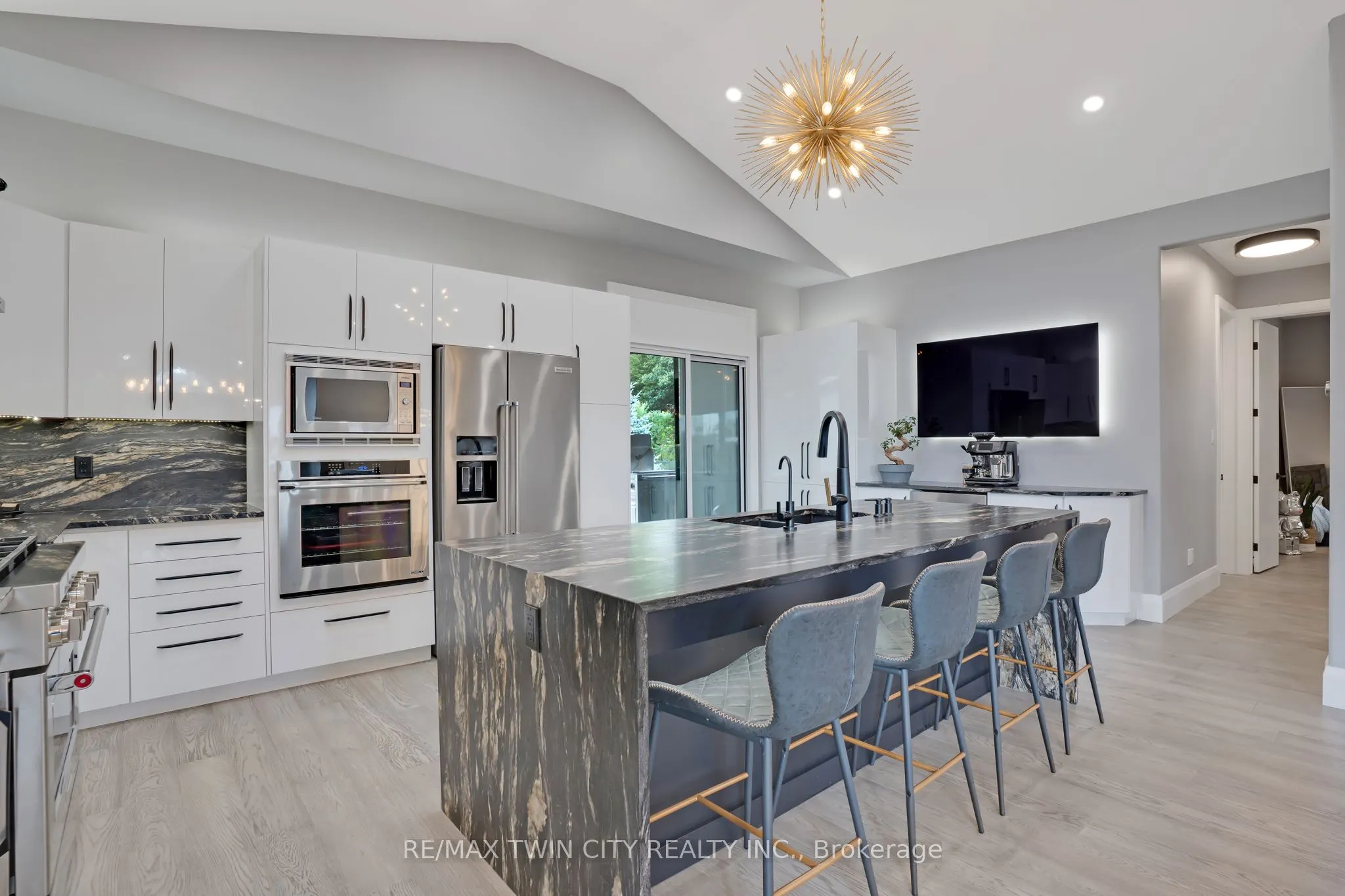 34 Woodcrest Court